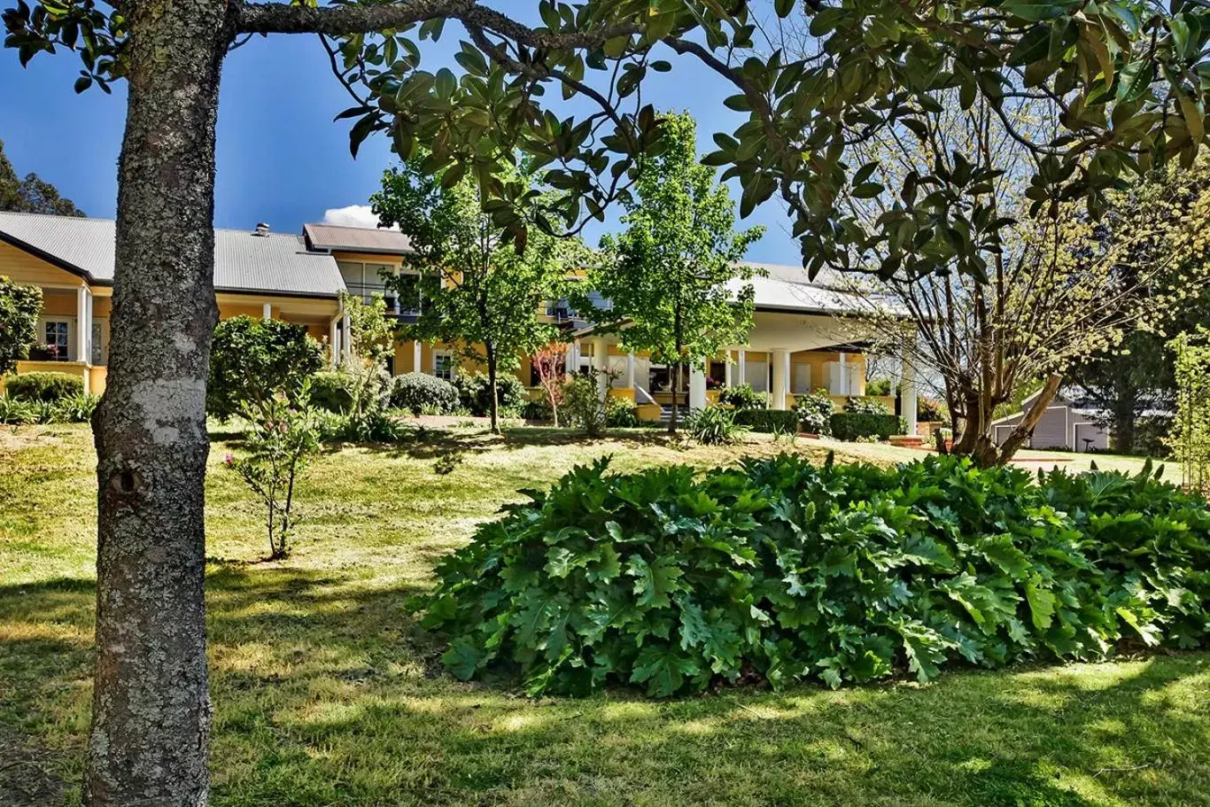 Garden, Property Building in Bundanoon Lodge