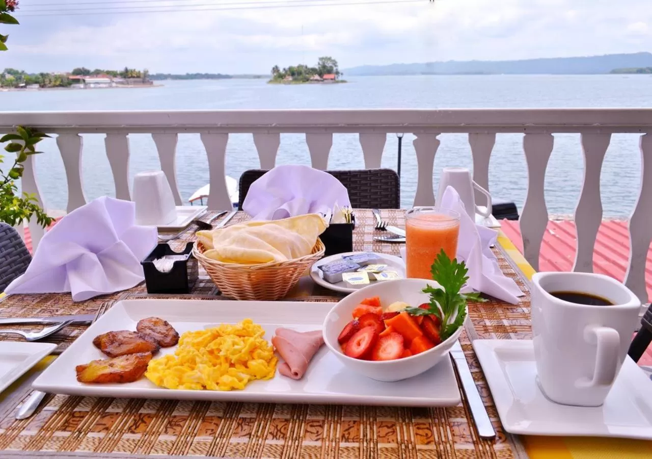 Breakfast in Hotel Casona de La Isla