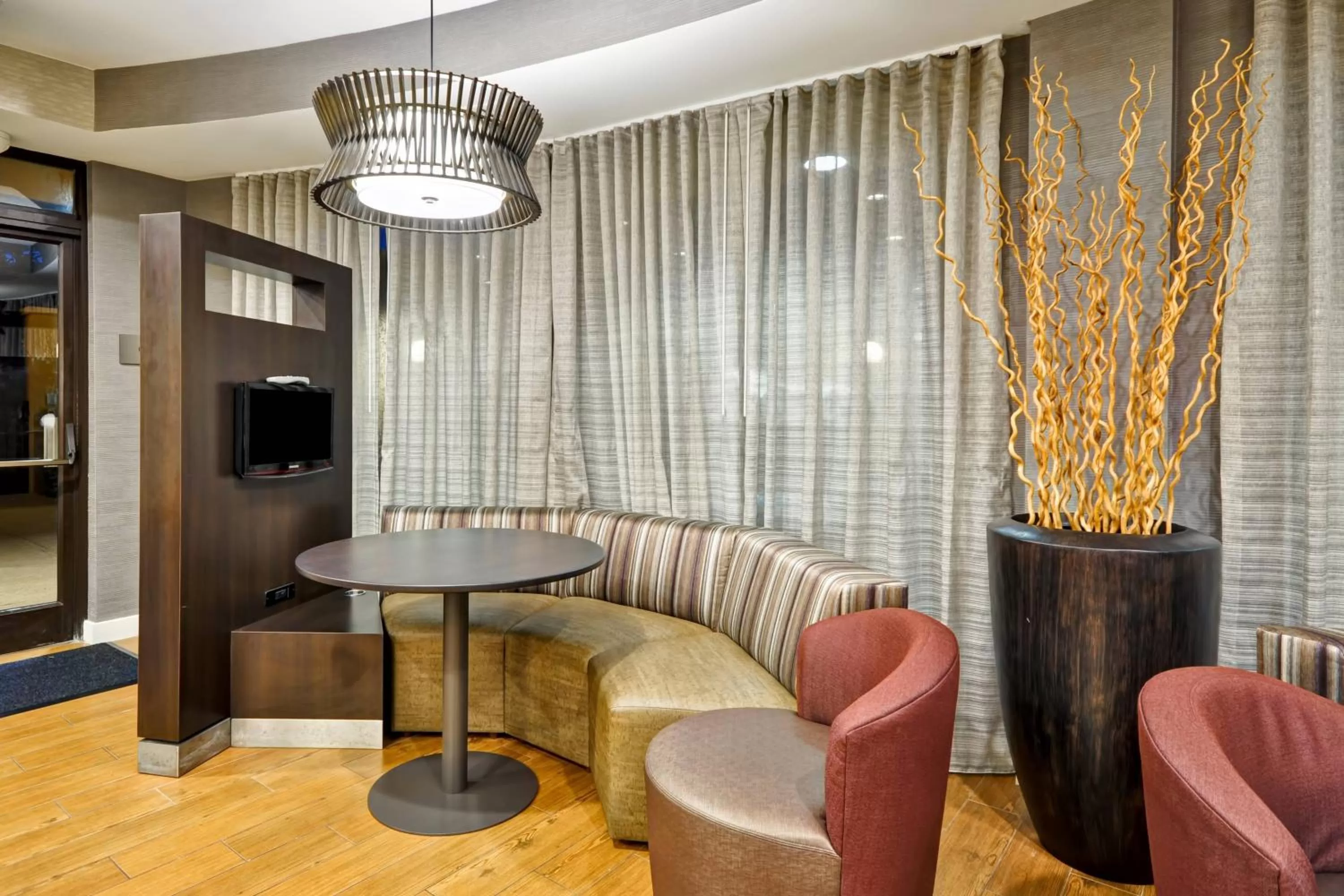 Lobby or reception in Courtyard by Marriott Jacksonville Airport/ Northeast