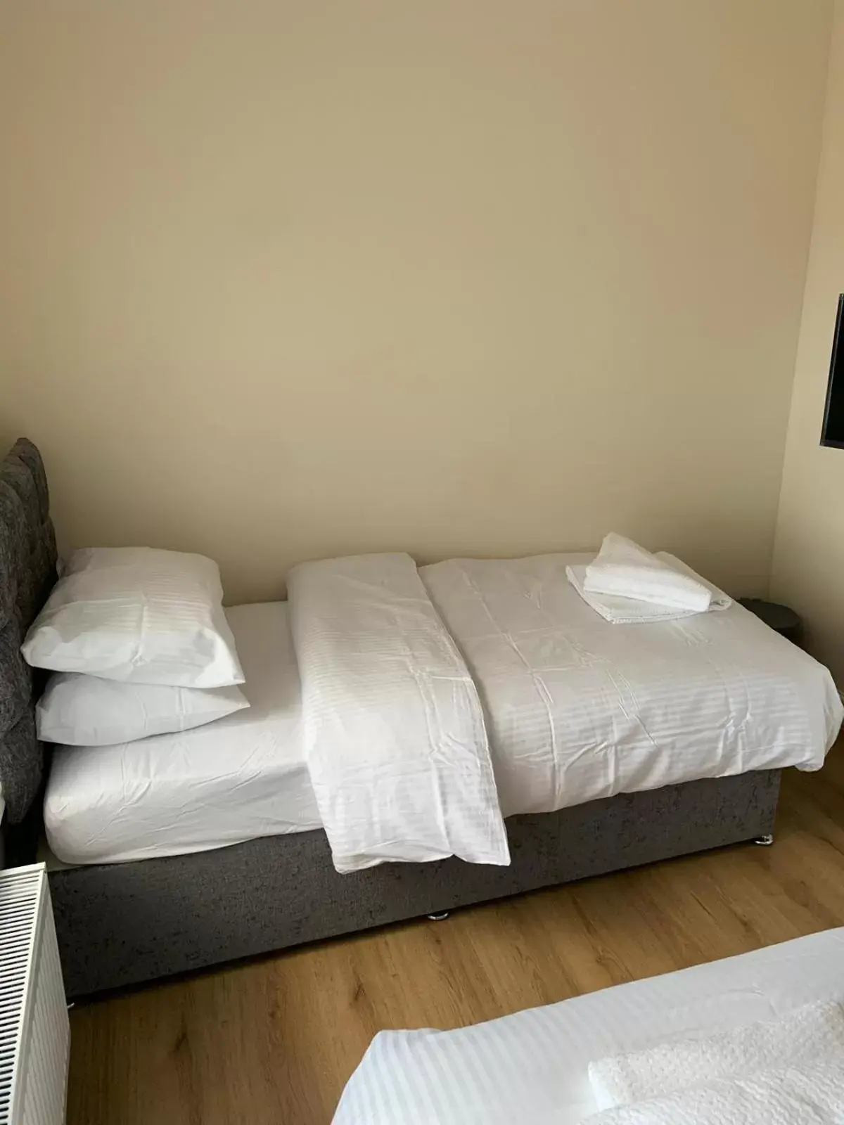 Bed in Smeaton serviced Accommodation