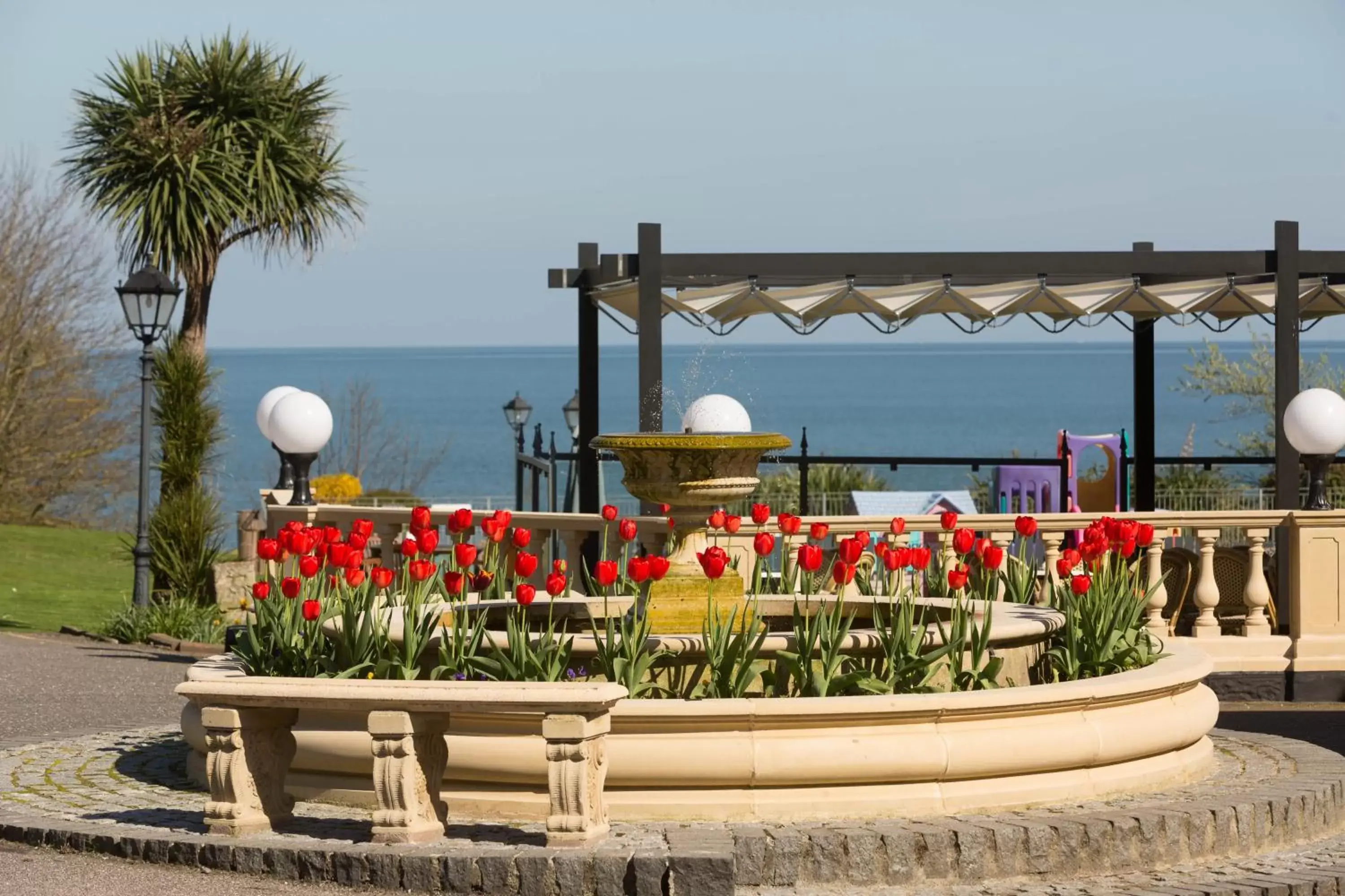 Area and facilities in Langstone Cliff Hotel