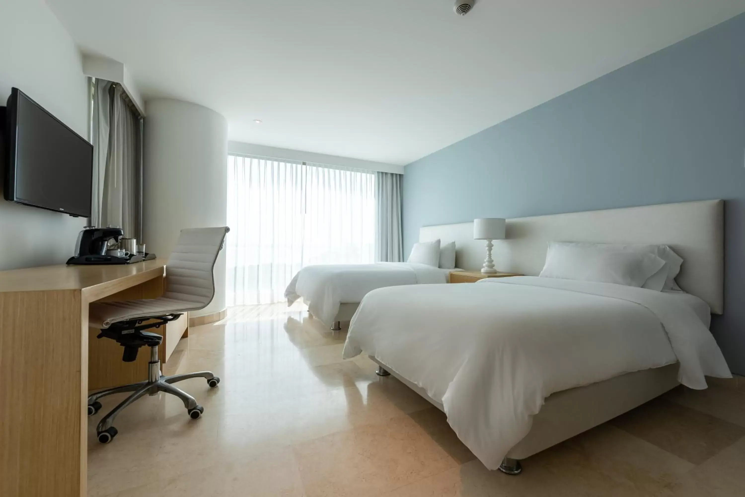 Seating area, Bed in Radisson Cartagena Ocean Pavillion Hotel