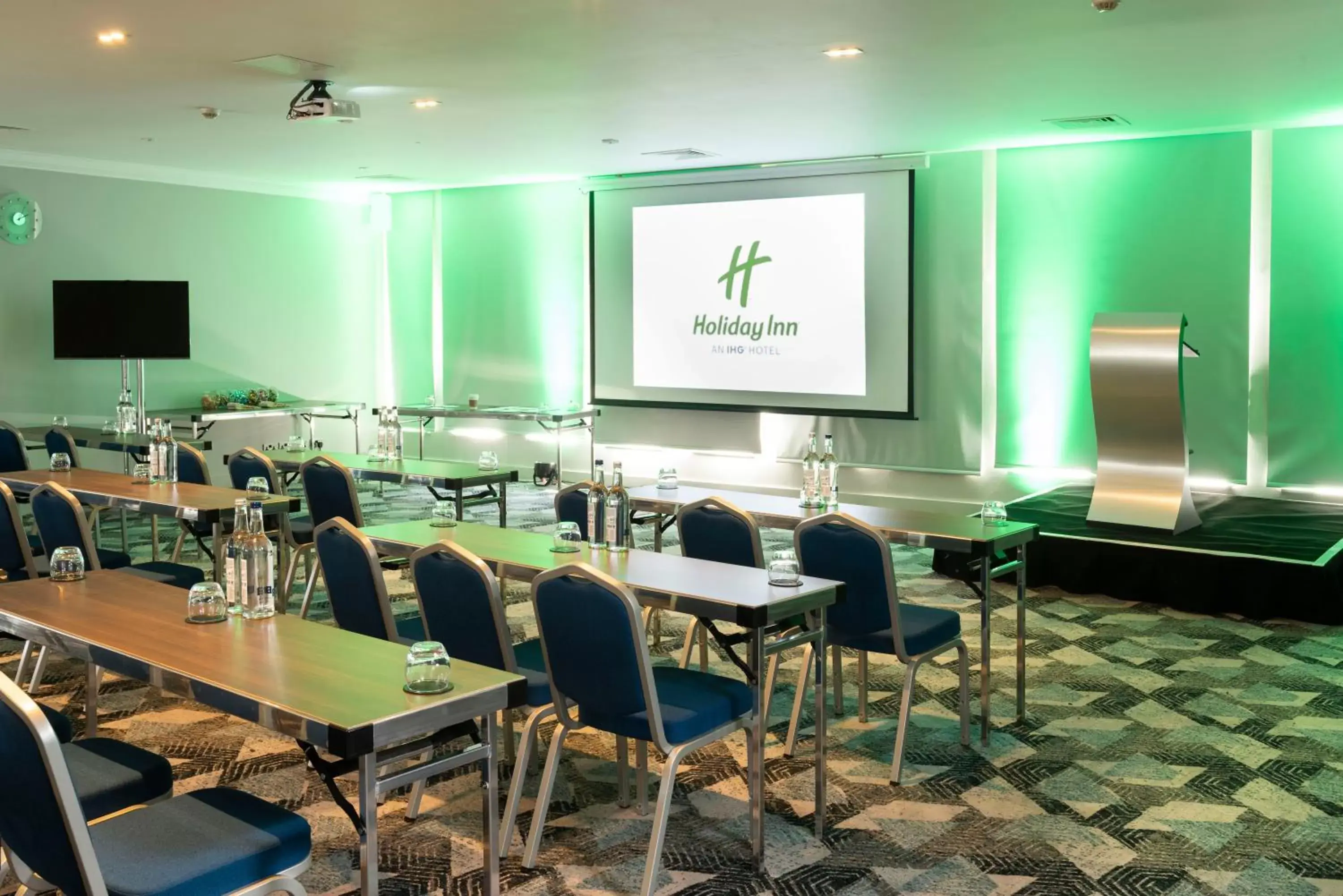 Meeting/conference room in Holiday Inn Birmingham M6, Jct7, an IHG Hotel