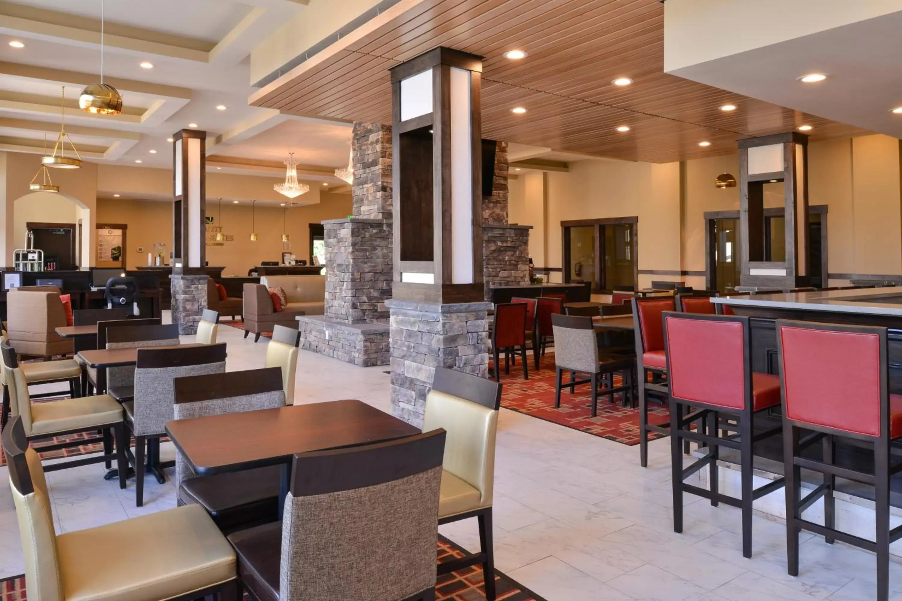 Restaurant/Places to Eat in Quality Inn & Suites Tacoma - Seattle
