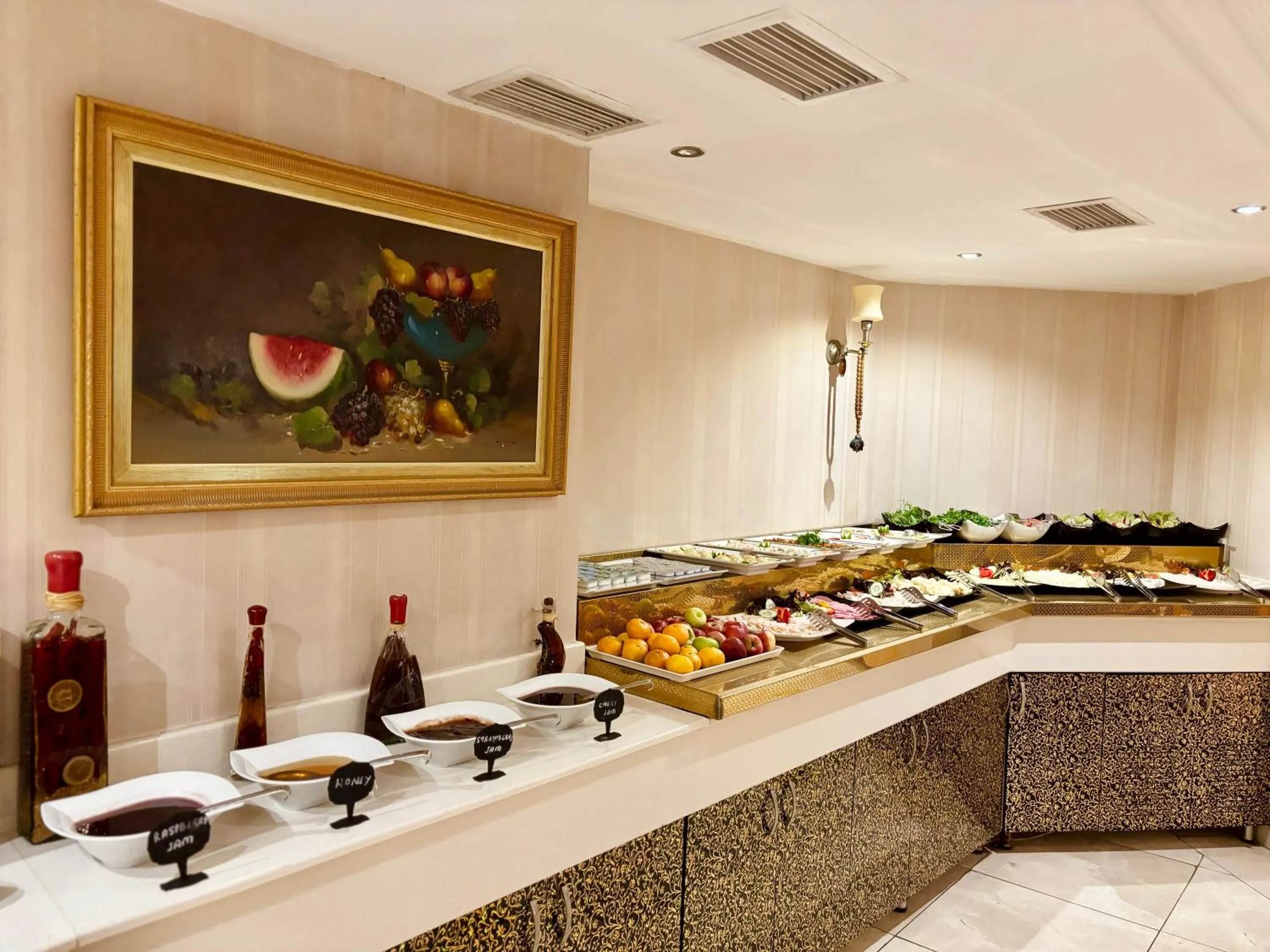 Food and drinks in Askoc Hotel & SPA