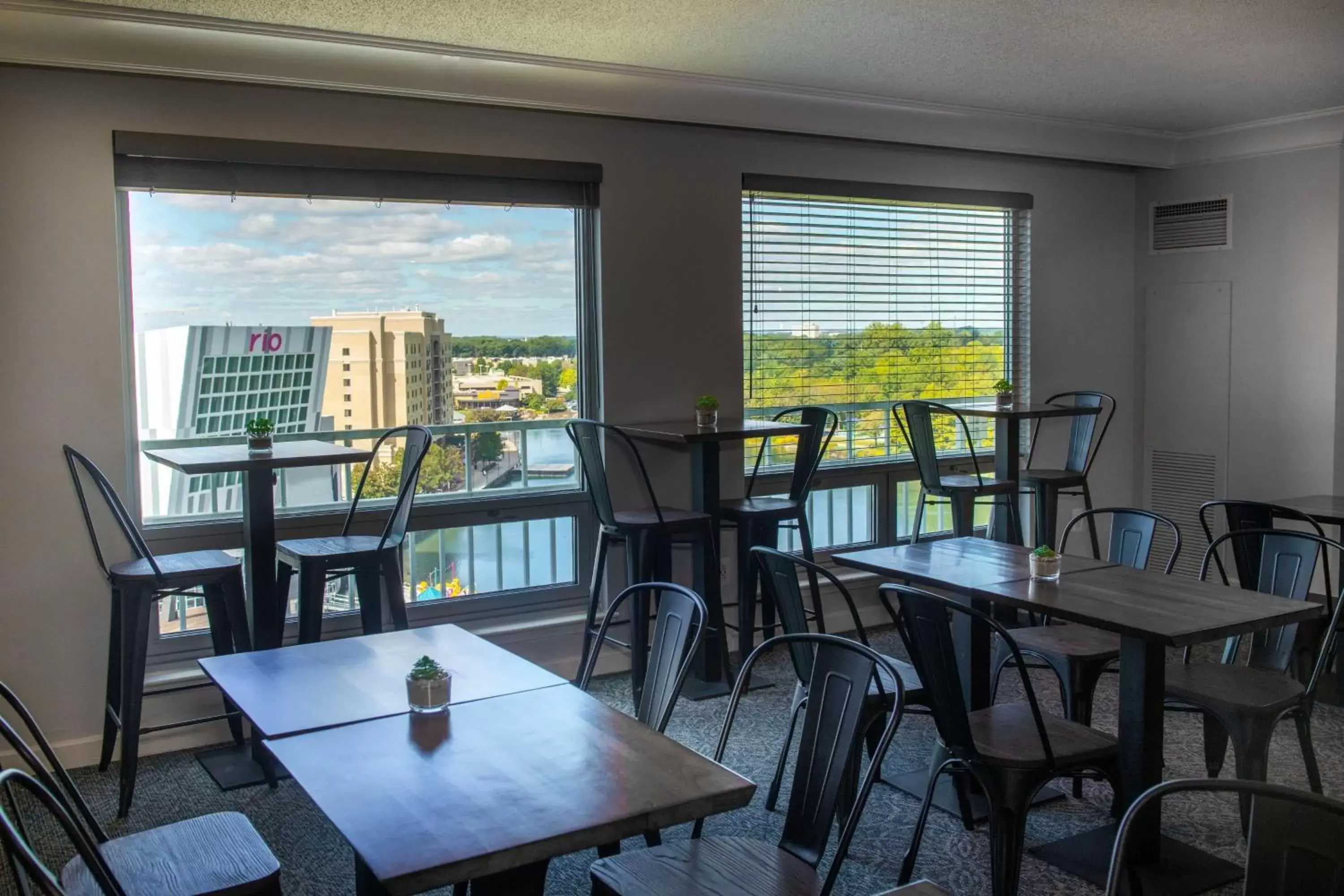 Lounge or bar, Restaurant/Places to Eat in Gaithersburg Marriott Washingtonian Center