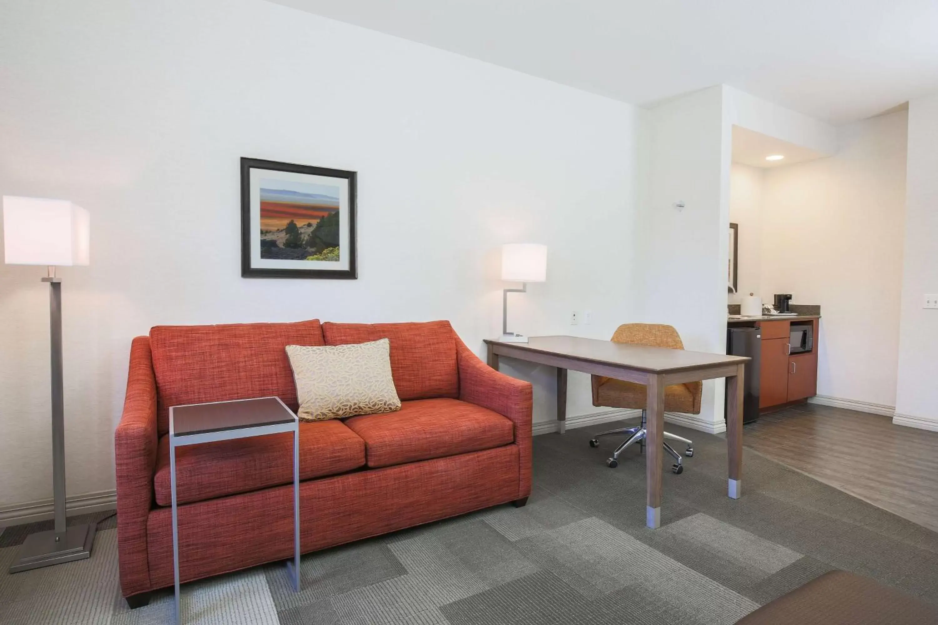 Bedroom, Seating Area in Hampton Inn & Suites Camarillo