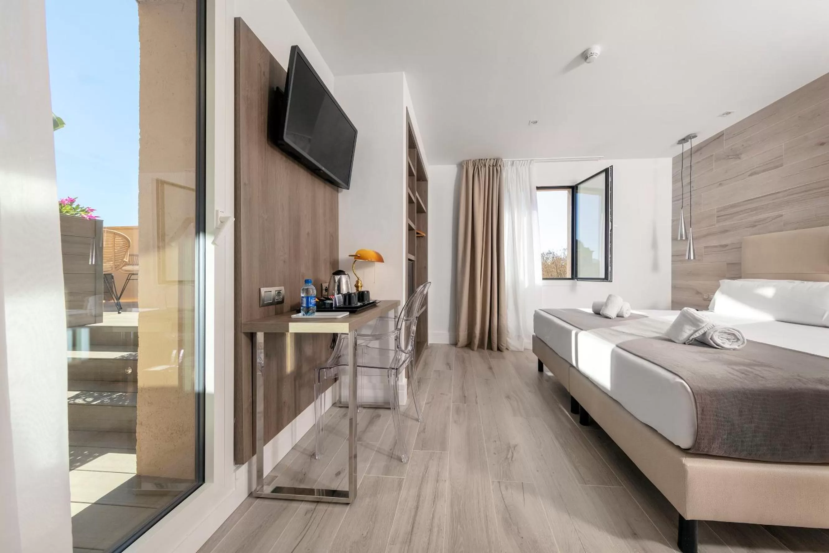 Photo of the whole room, Bed in Hotel Oasis