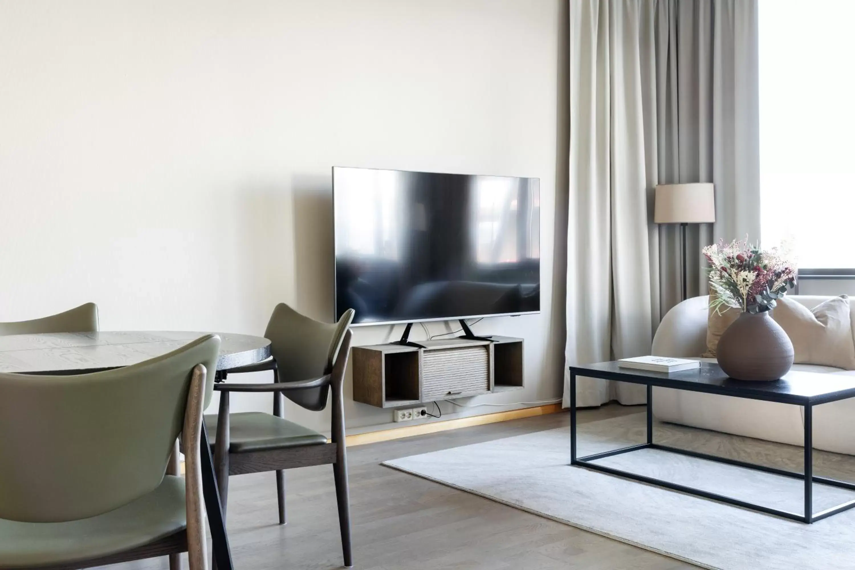 Living room, TV/Entertainment Center in Clarion Hotel Stavanger