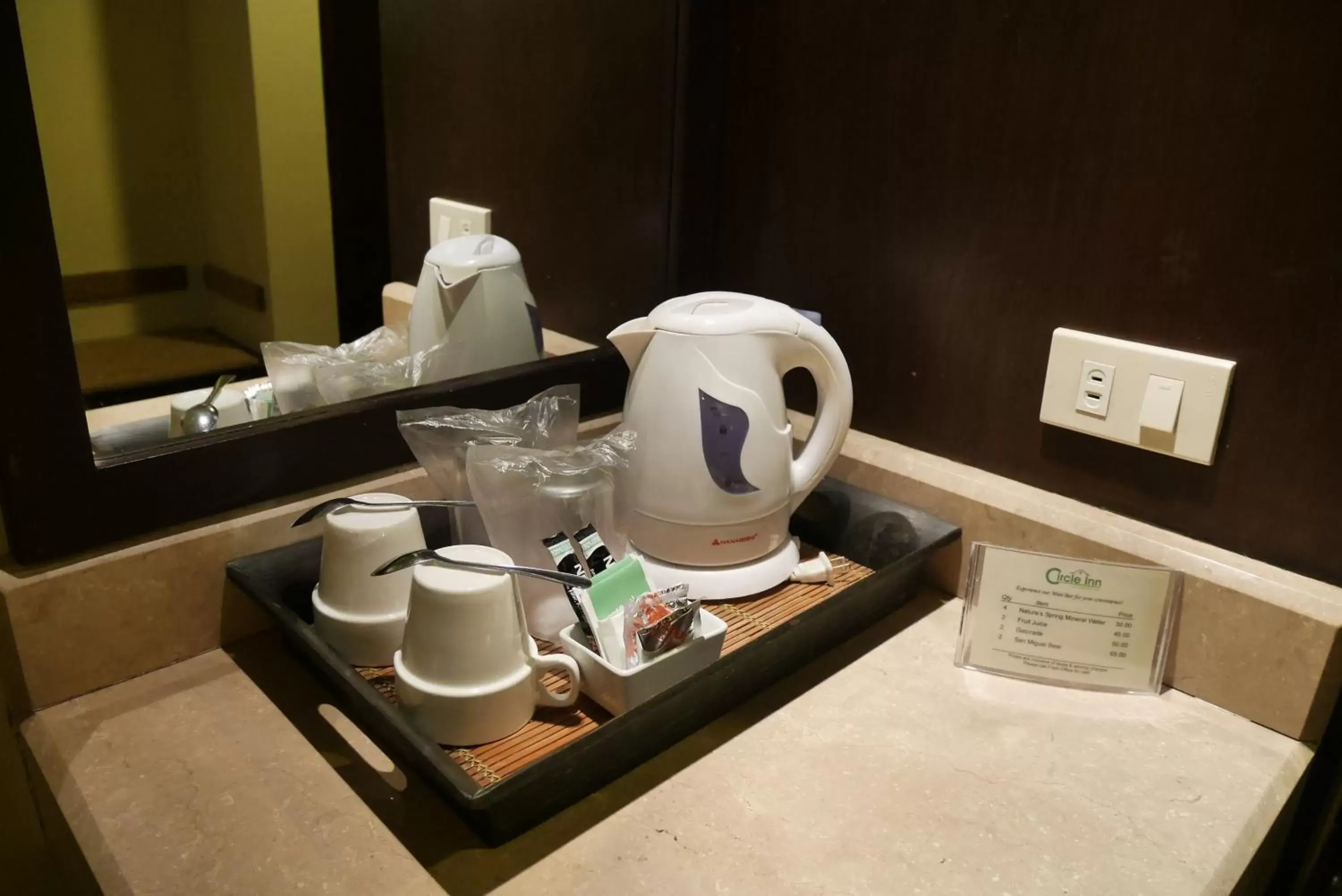 Coffee/tea facilities in Circle Inn Hotel and Suites Bacolod