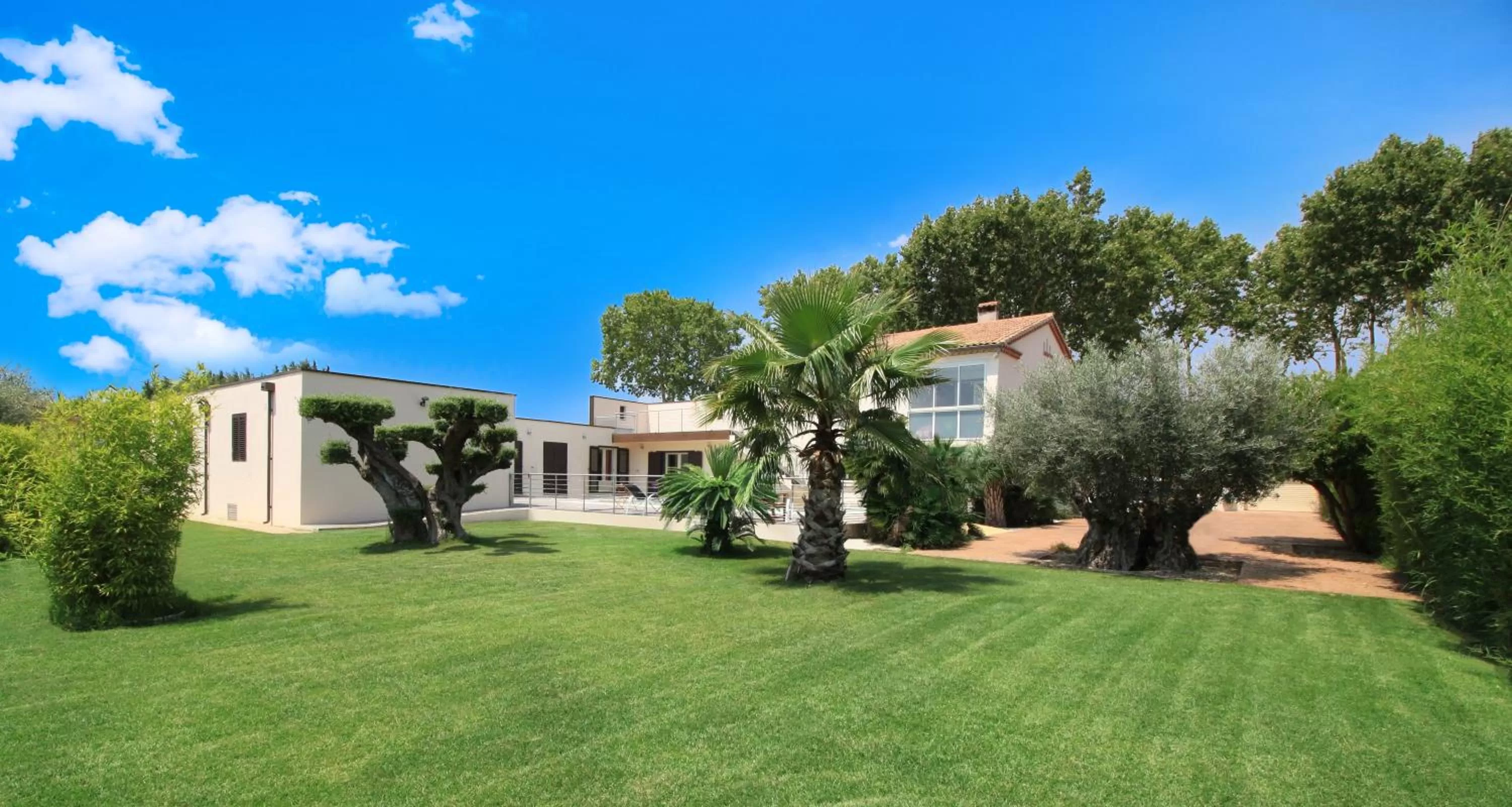 Property building in HISTOIRE D'Ô - Les Piscines - Chambres d'hôtes