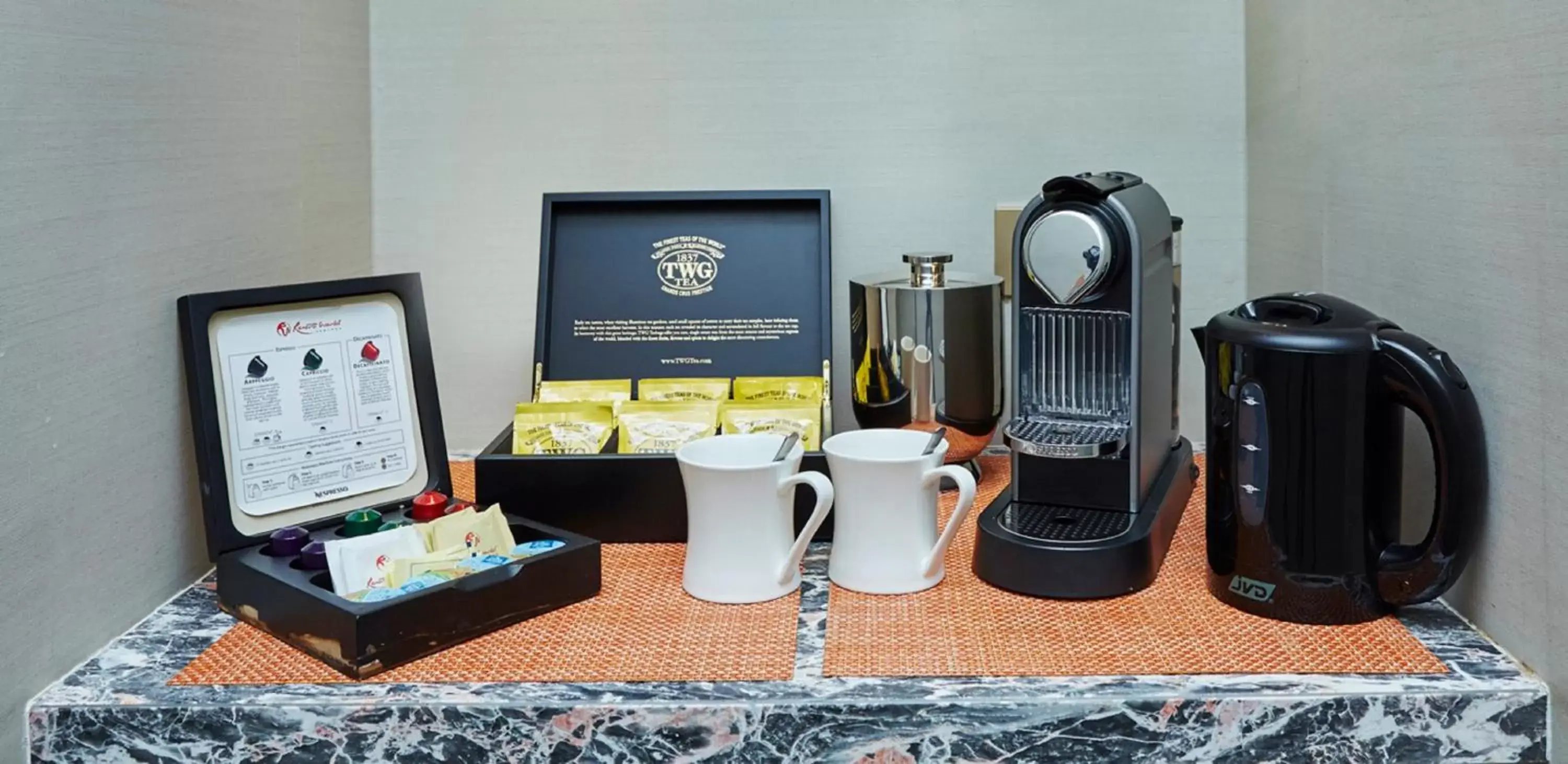 Coffee/tea facilities in Resorts World Sentosa - Equarius Villas