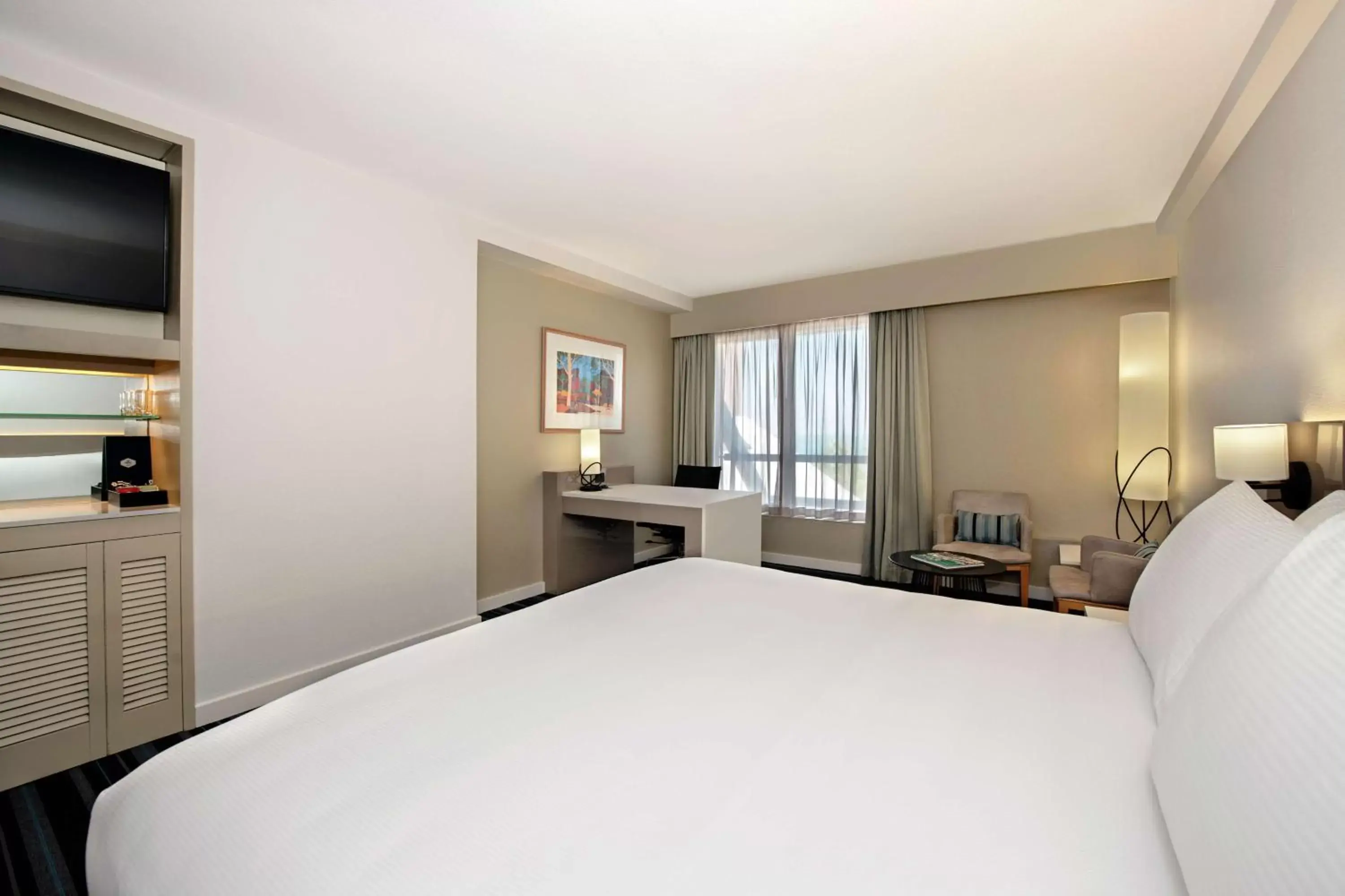 Bedroom, Bed in DoubleTree by Hilton Esplanade Darwin