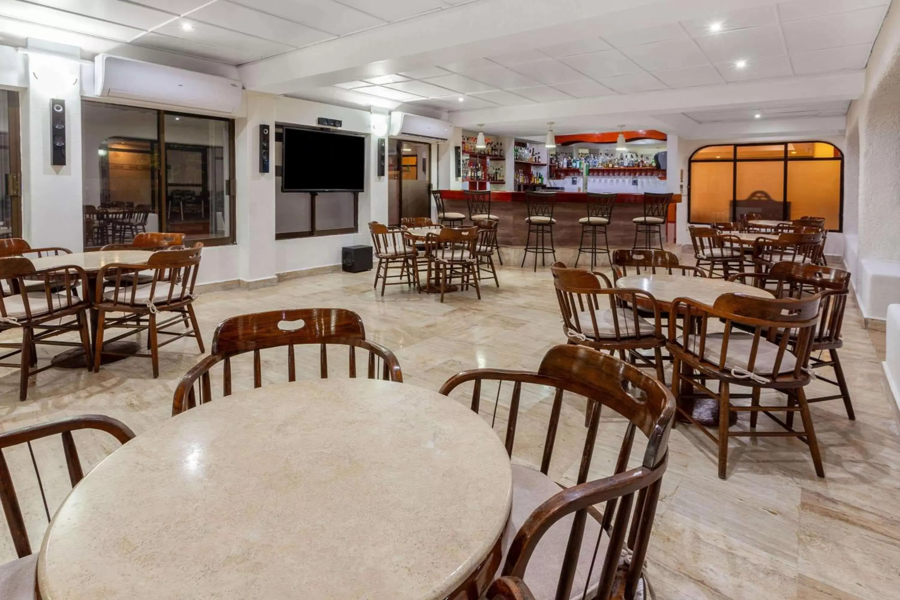 Lounge or bar, Restaurant/Places to Eat in Cozumel Hotel & Resort Trademark Collection by Wyndham