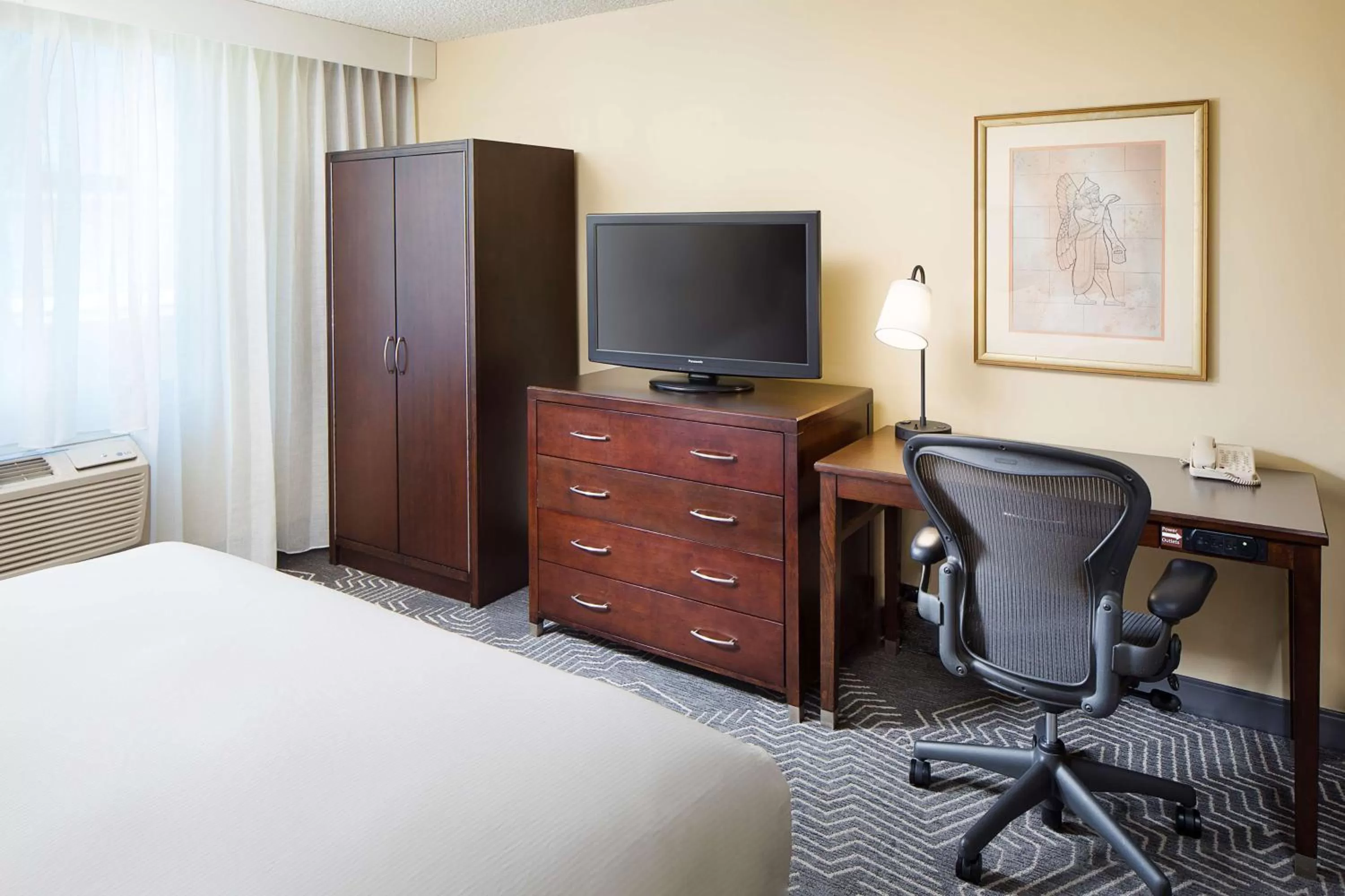 Bedroom, Bed in DoubleTree by Hilton Los Angeles/Commerce