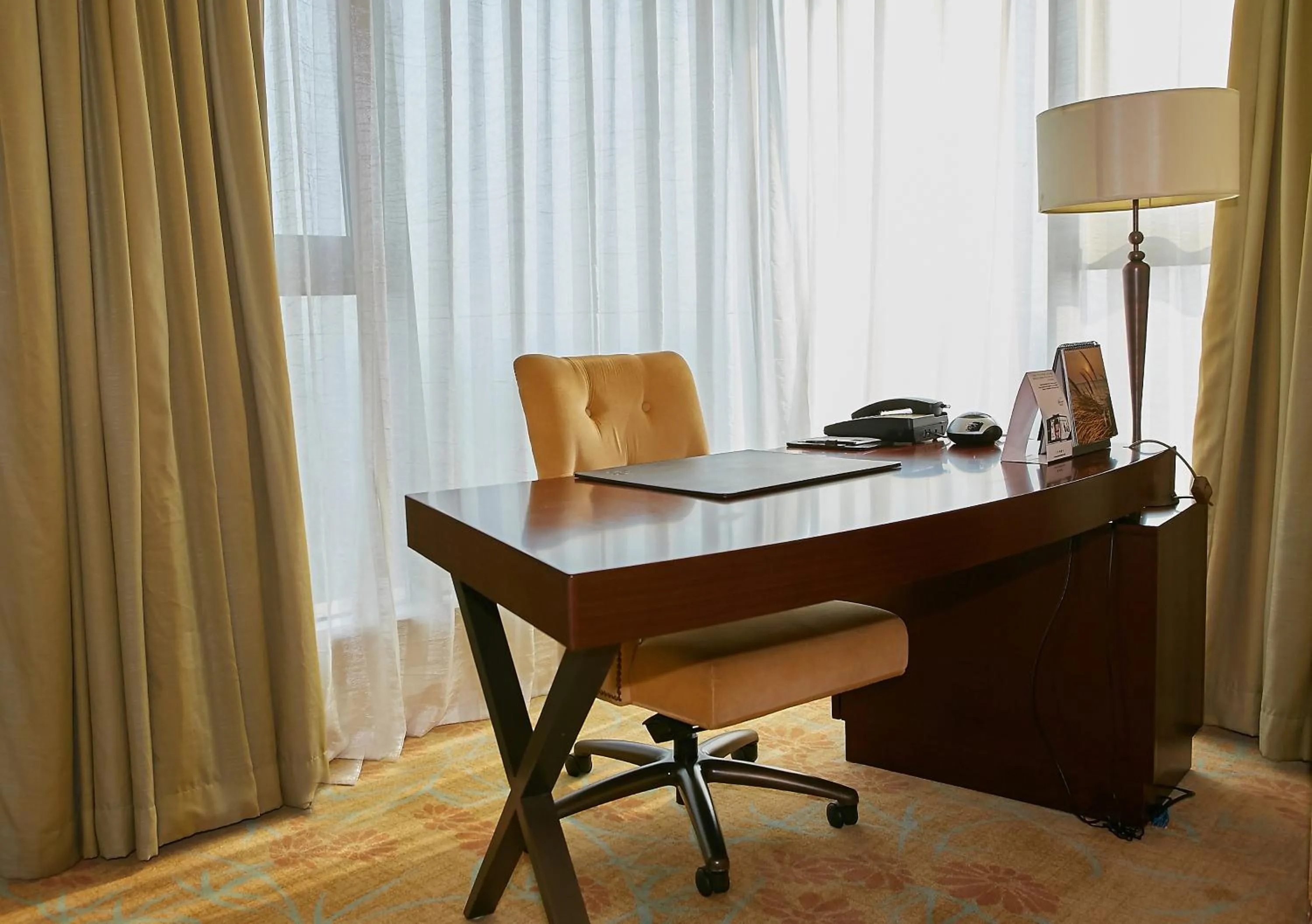 Property building in Fairmont Yangcheng Lake