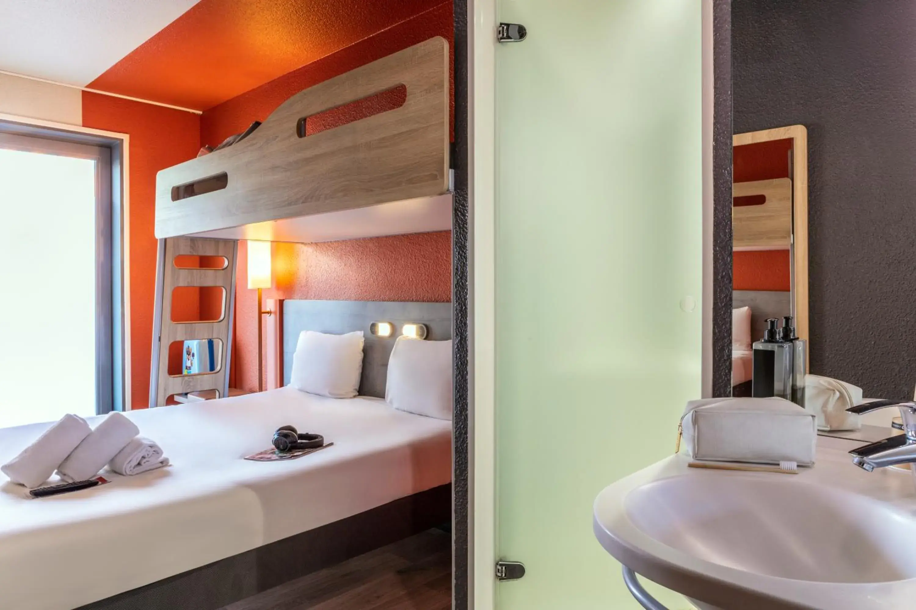 Photo of the whole room, Bathroom in ibis budget Paris Porte de Pantin