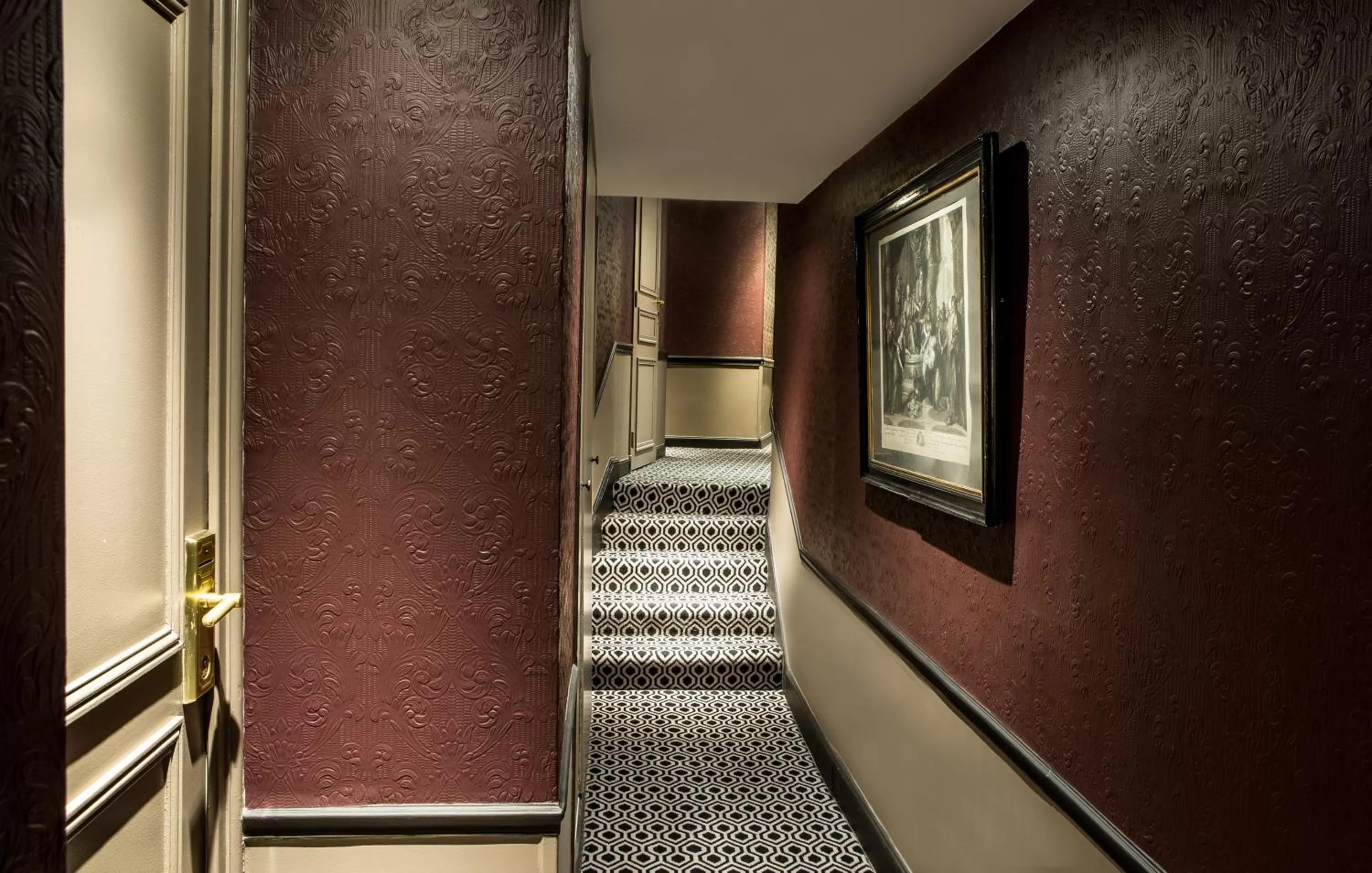 Decorative detail in Hôtel Mansart - Esprit de France