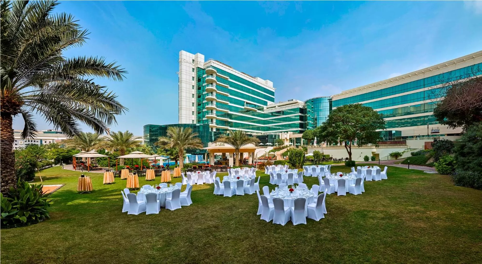 Garden in Millennium Airport Hotel Dubai