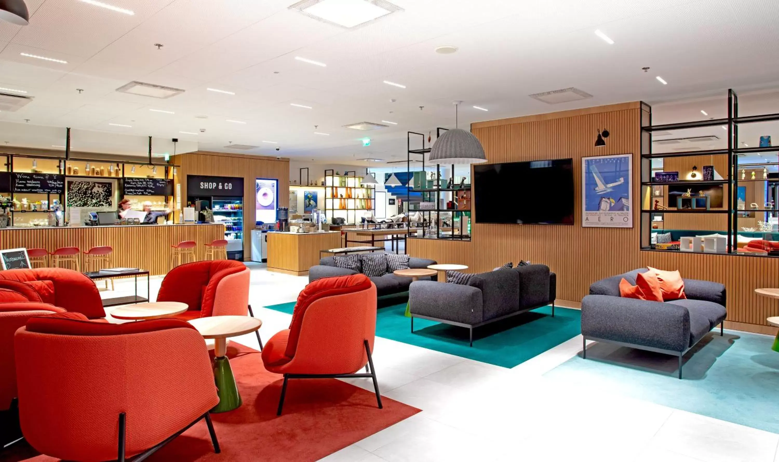 Lounge or bar, Lounge/Bar in Holiday Inn Helsinki - Expo, an IHG Hotel