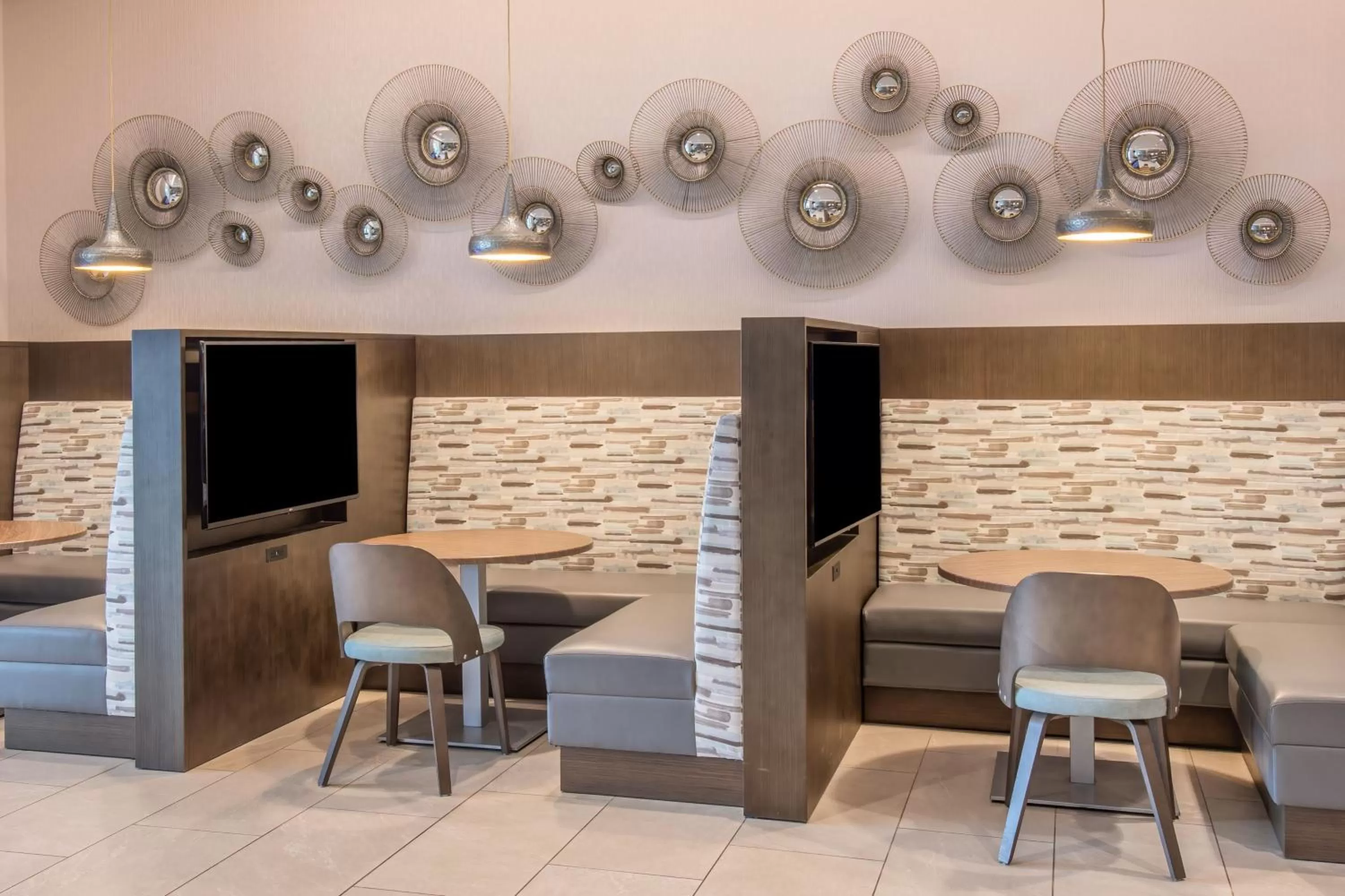 Restaurant/places to eat in Residence Inn by Marriott Jekyll Island