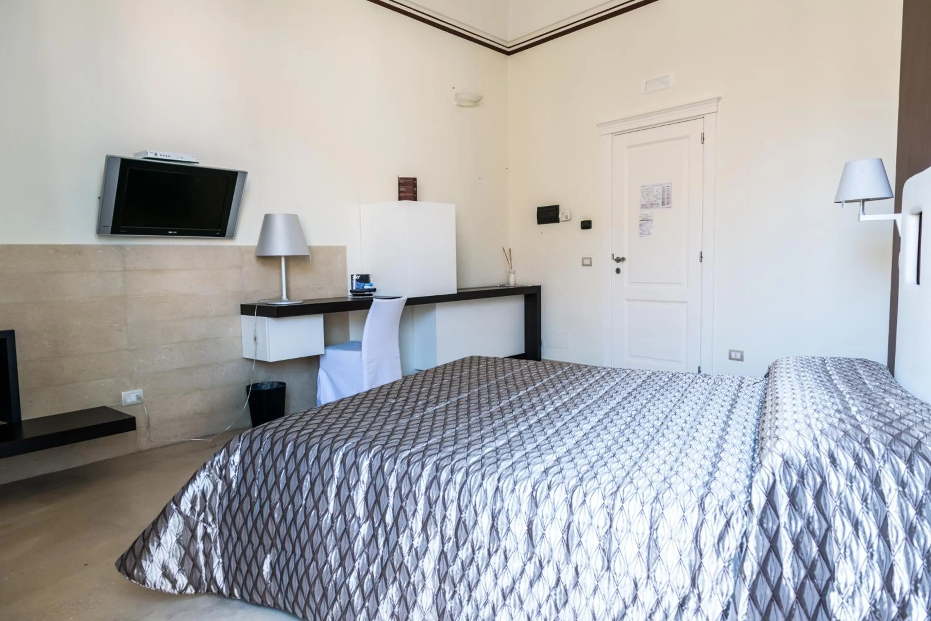 Photo of the whole room, Bed in Albergo Del Sedile