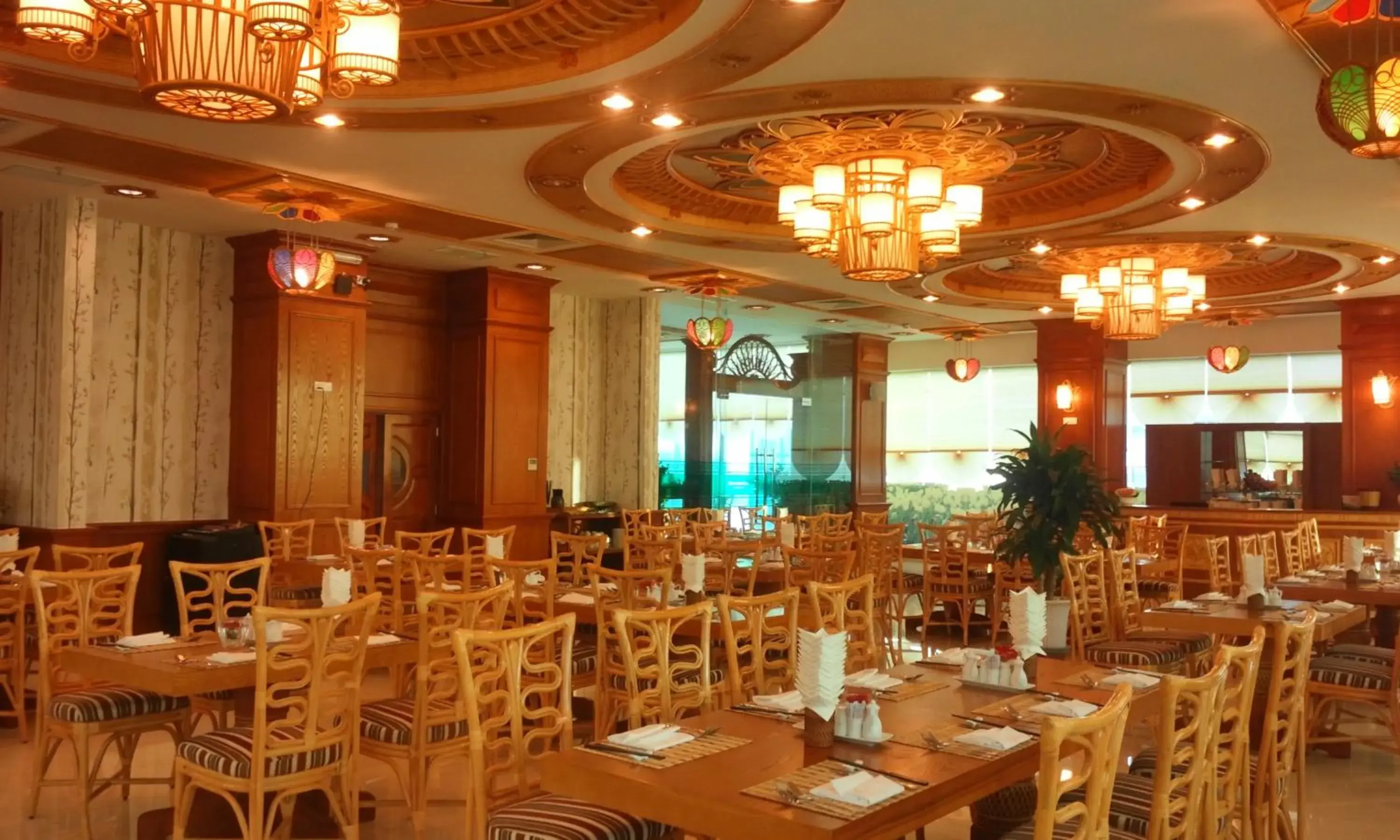 Restaurant/Places to Eat in Green World Hotel Nha Trang