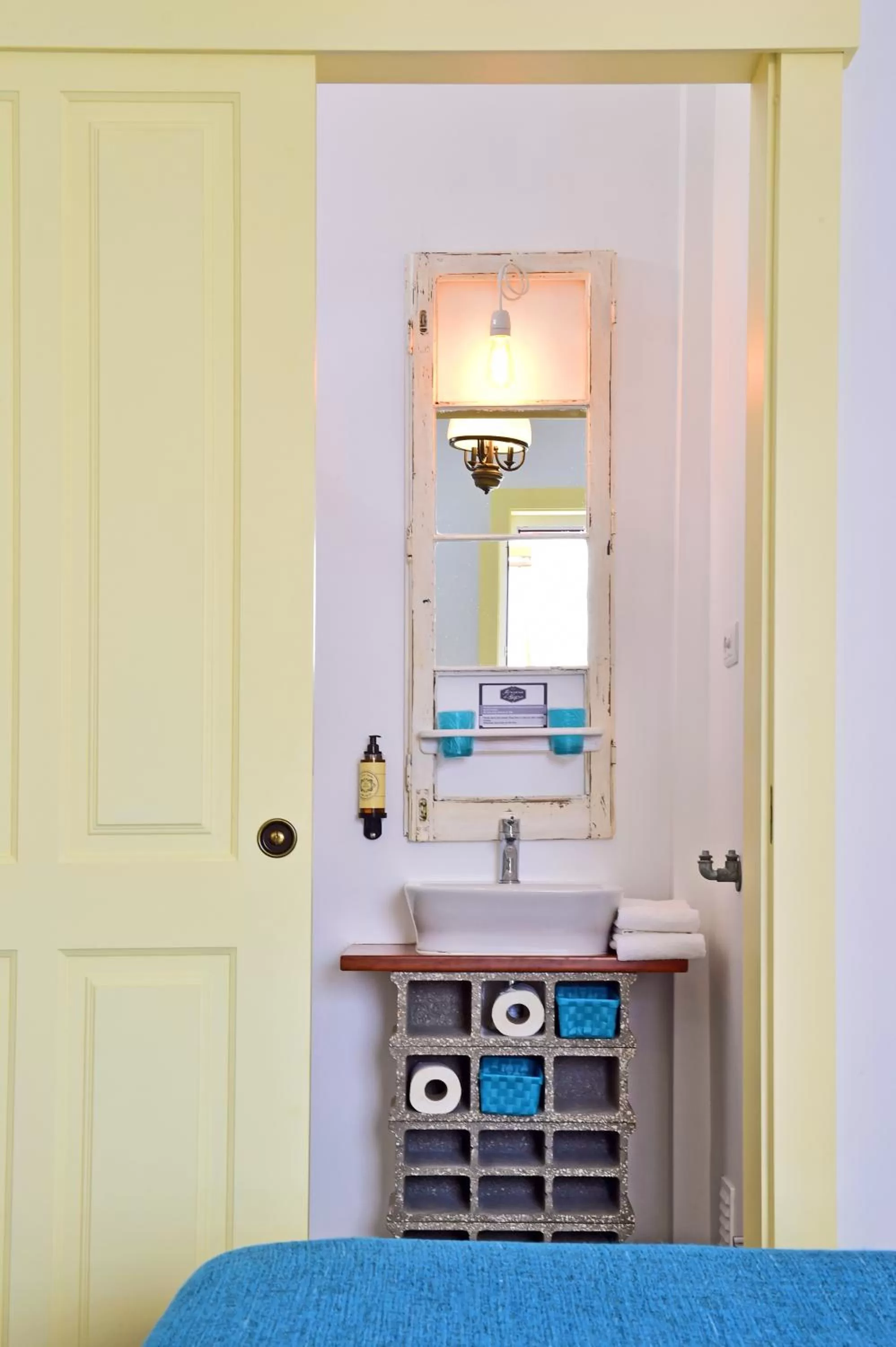 Bathroom, Bed in Mercearia D'Alegria Boutique B&B