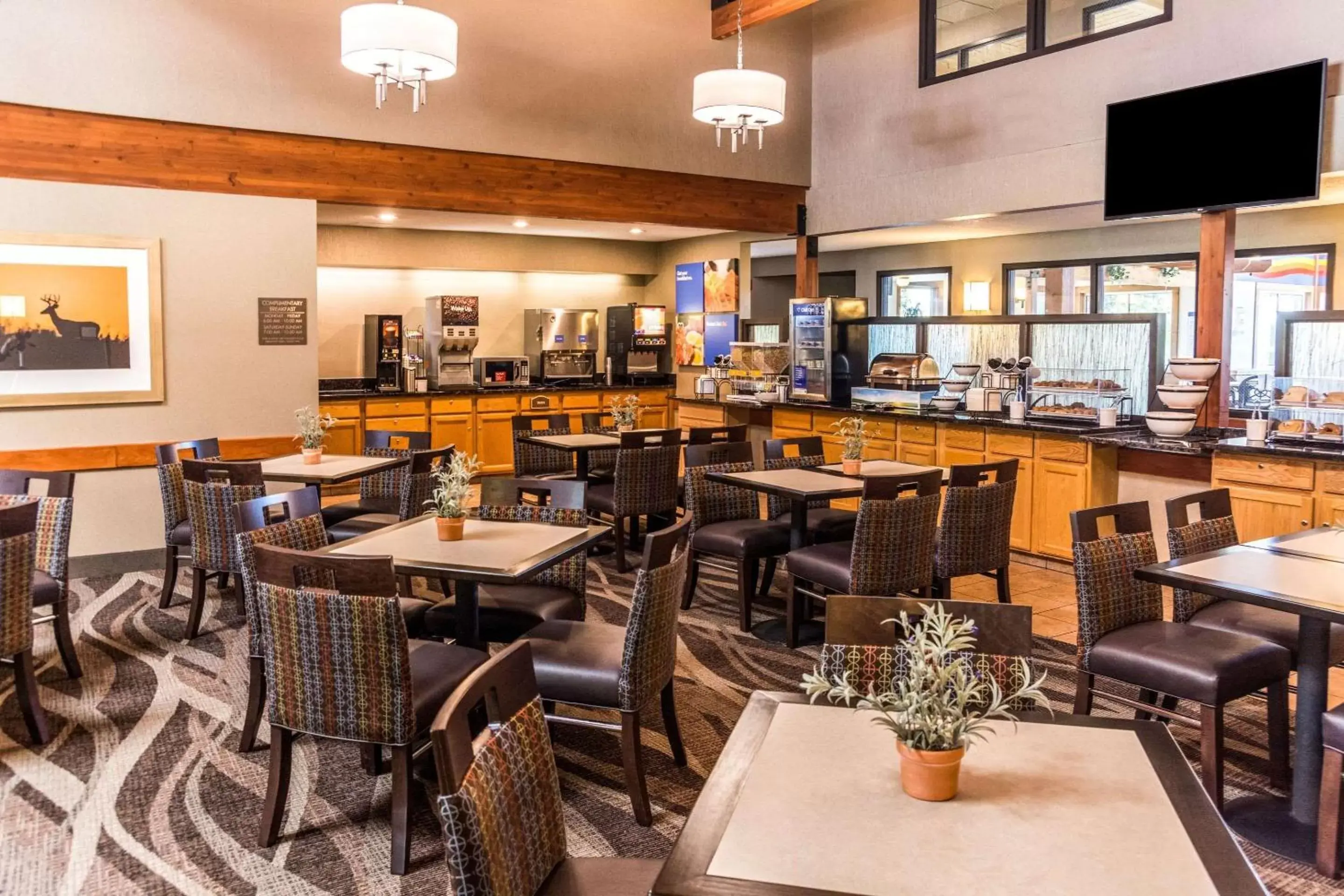 Restaurant/Places to Eat in Comfort Inn West