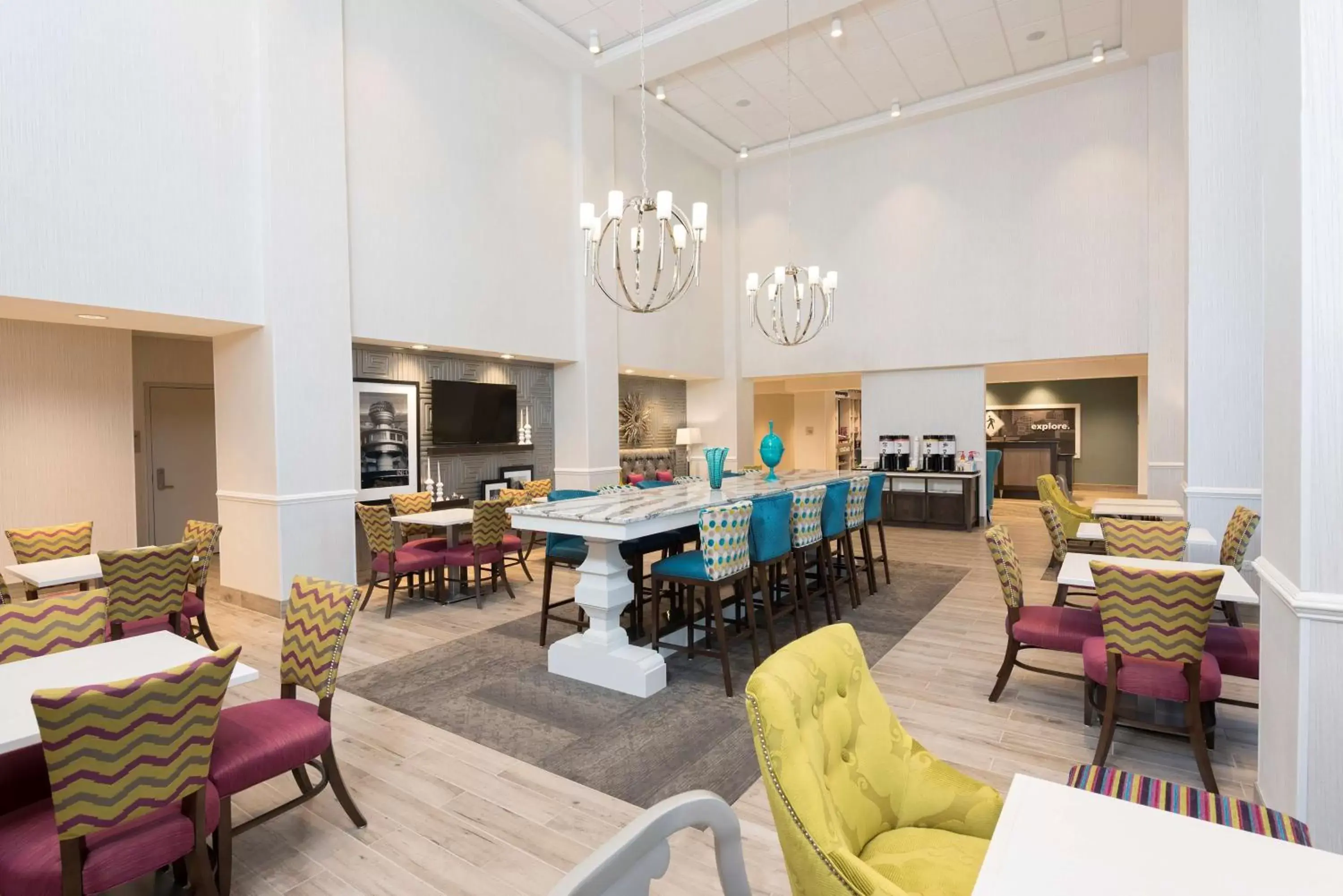 Restaurant/places to eat in Hampton Inn & Suites by Hilton Chicago Schaumburg IL Restaurant/places to eat in Hampton Inn & Suites by Hilton Chicago Schaumburg IL