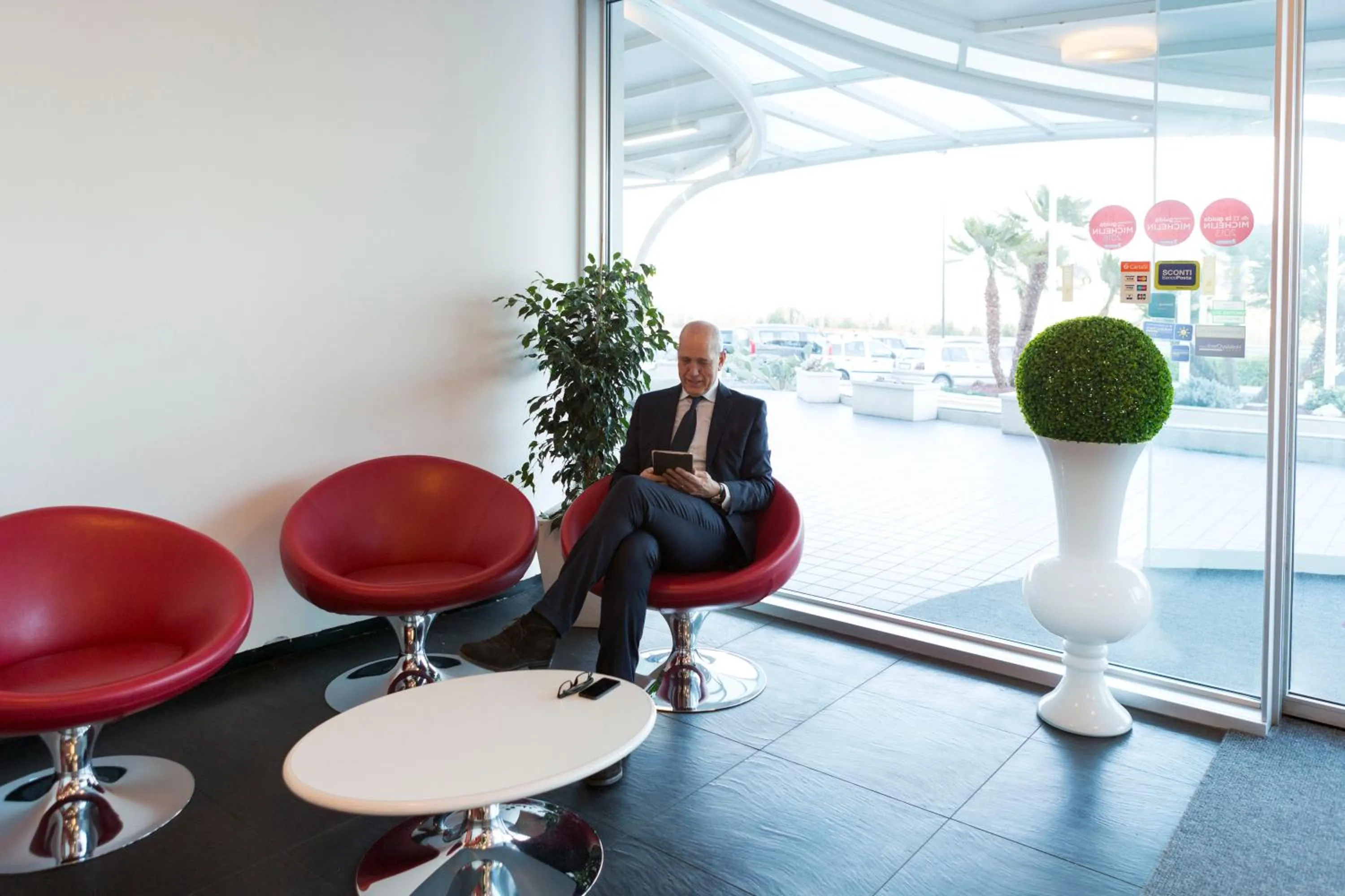 Communal lounge/ TV room in Klass Hotel