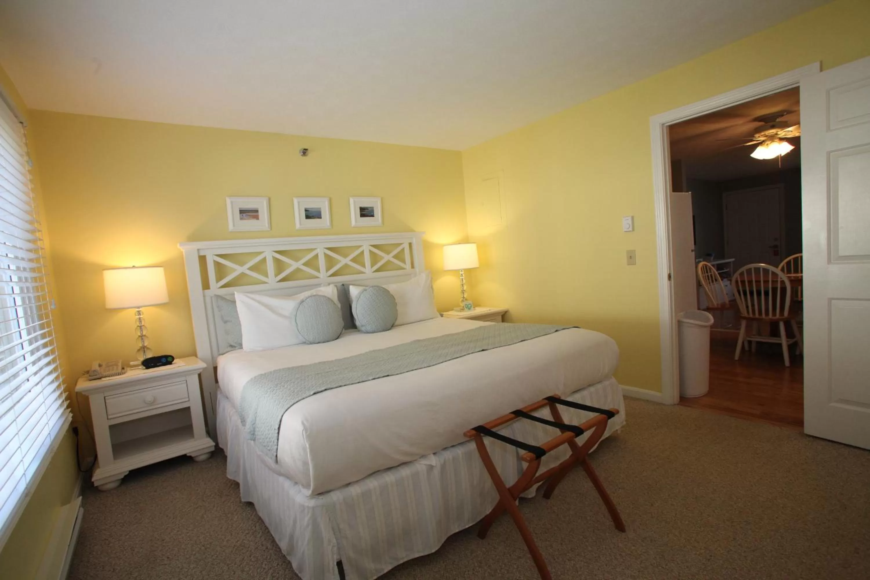 Bedroom, Bed in Elmwood Resort Hotel