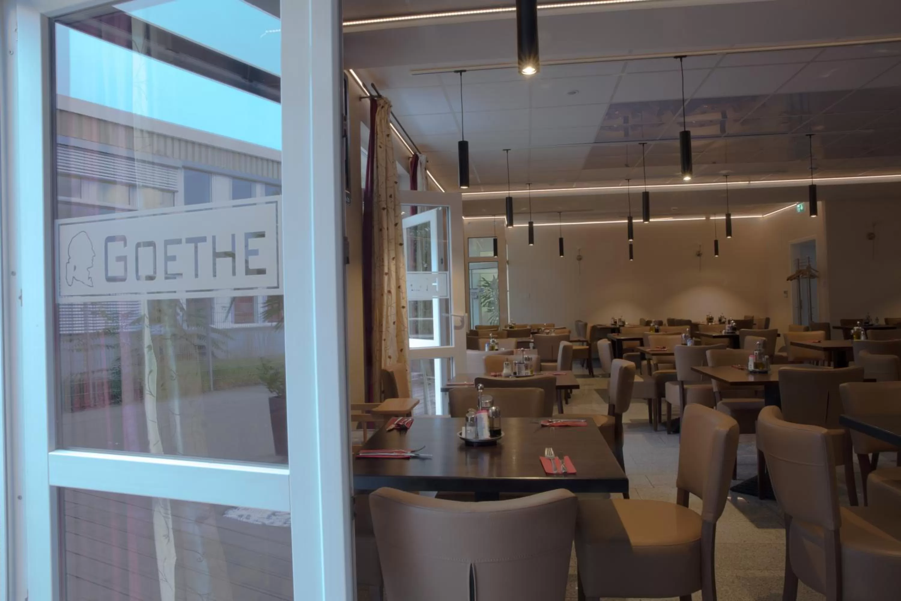 Restaurant/places to eat in Trip Inn Goethe Hotel Messe