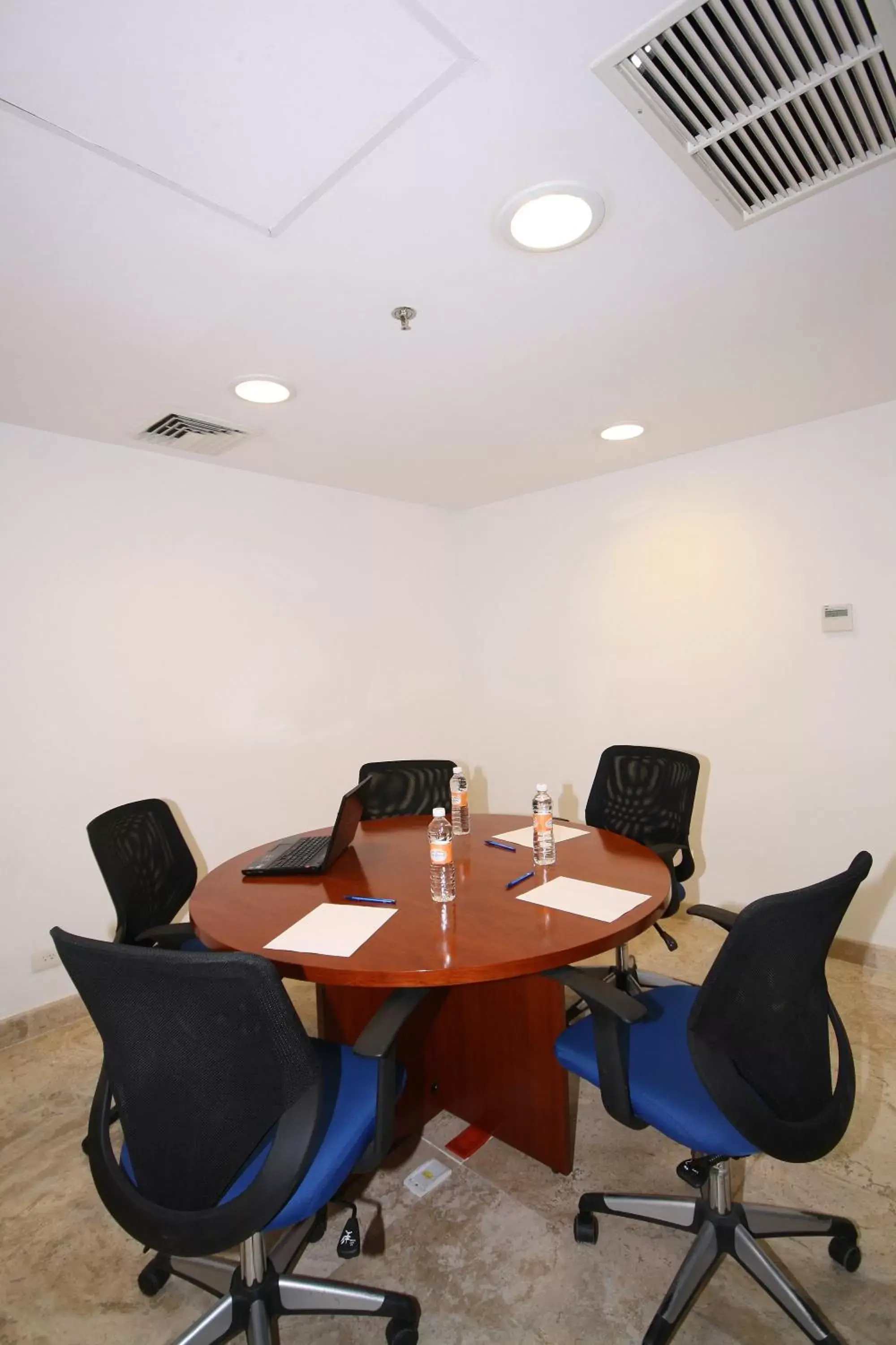 Meeting/conference room in One Ciudad del Carmen Concordia