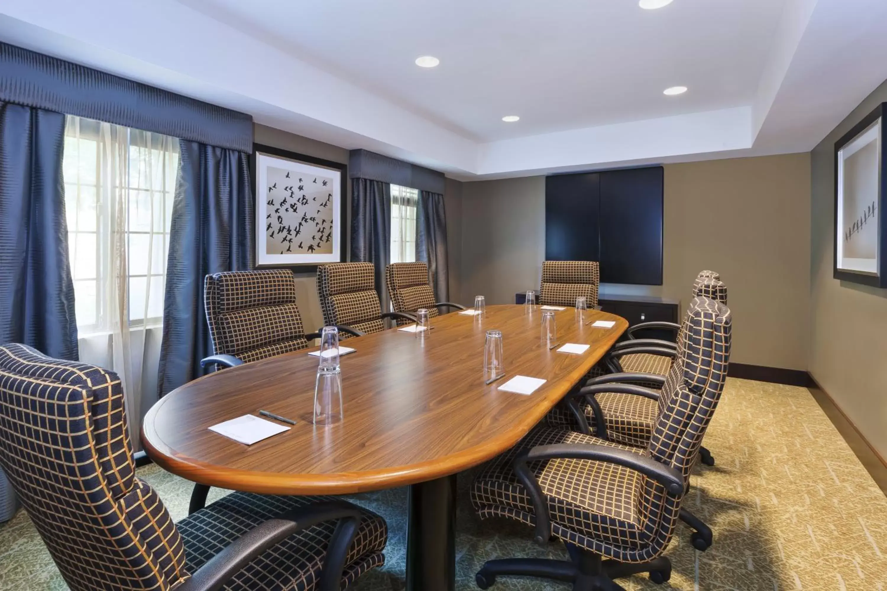 Meeting/conference room in Staybridge Suites Detroit-Utica, an IHG Hotel