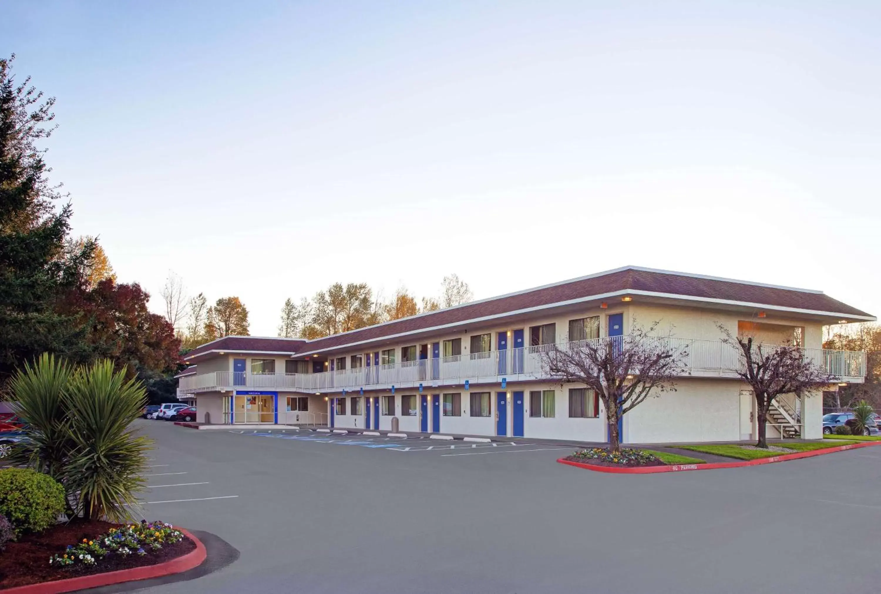 Property Building in Motel 6-Troutdale, OR - Portland East
