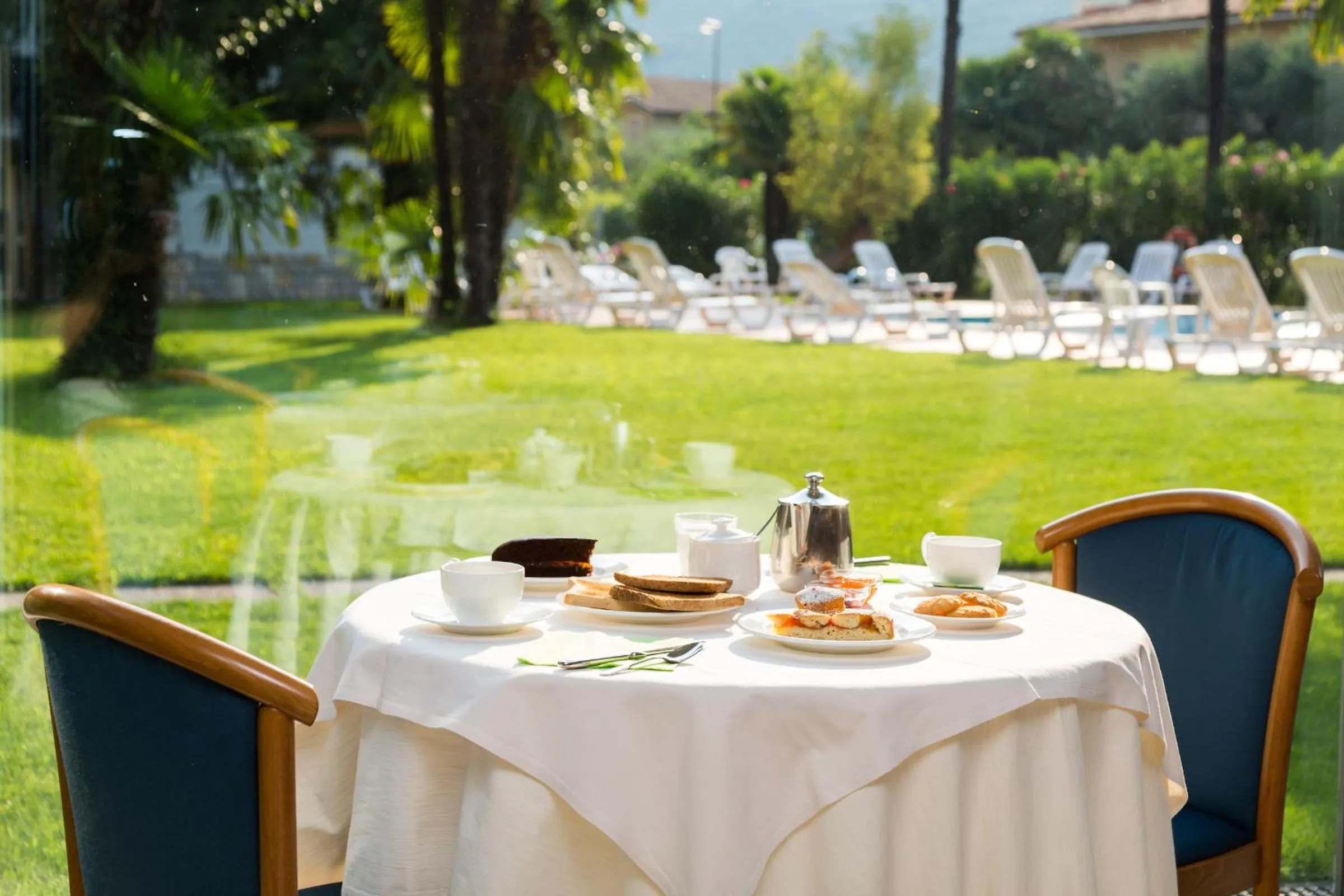 Restaurant/places to eat in Brione Green Resort