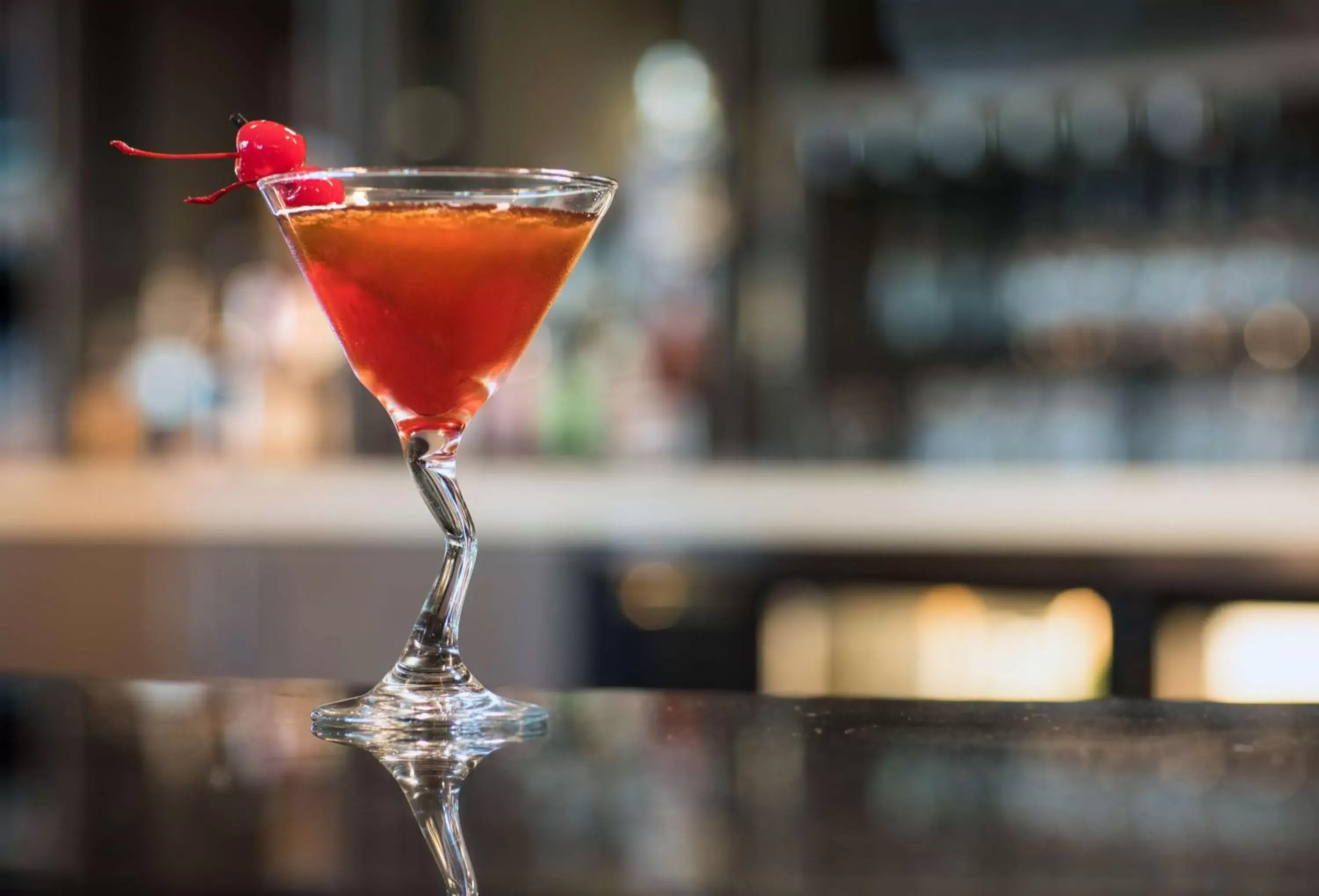 Lounge or bar, Drinks in DoubleTree by Hilton San Francisco Airport North Bayfront