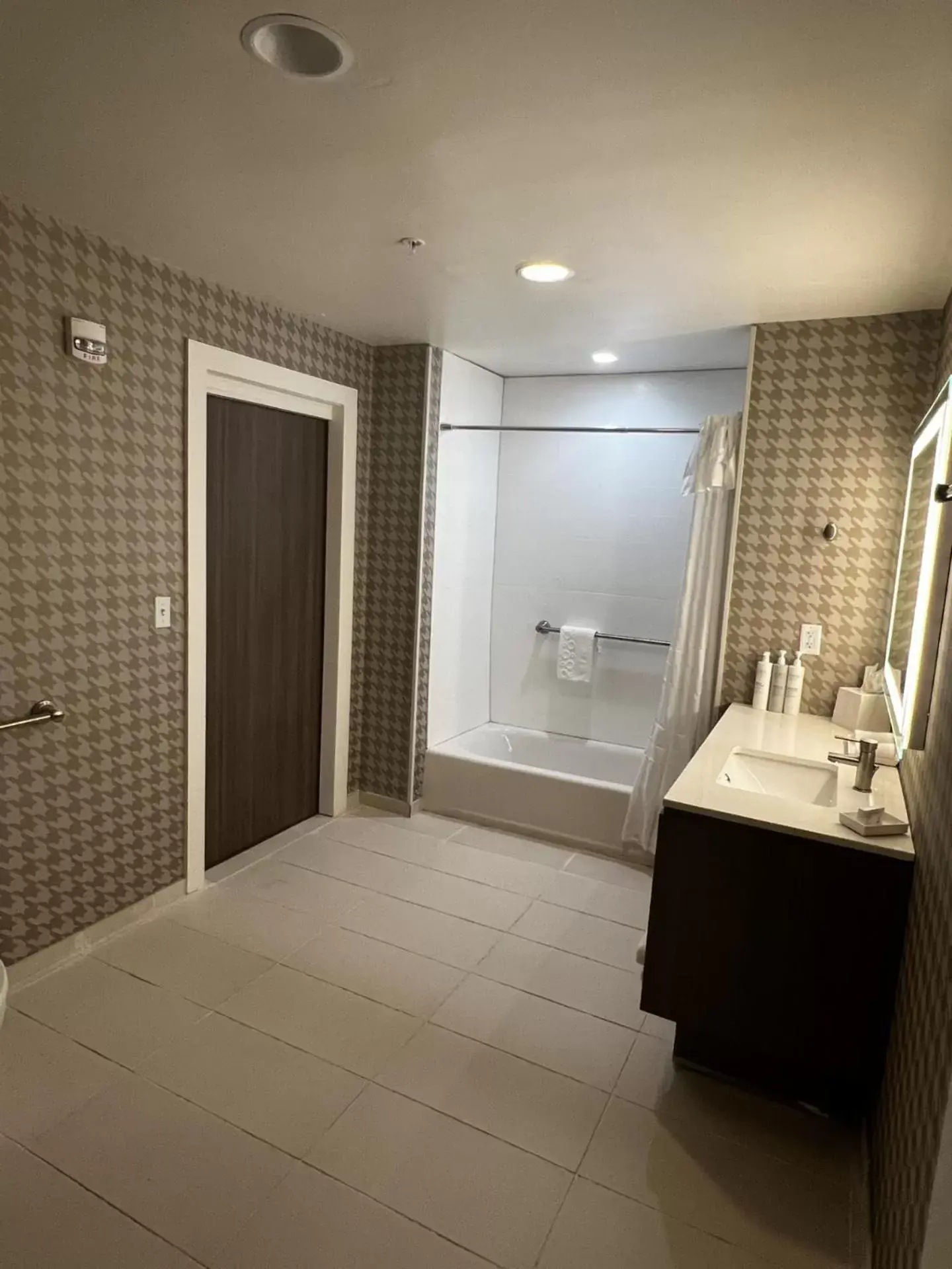 Bathroom in Home2 Suites By Hilton Hinesville