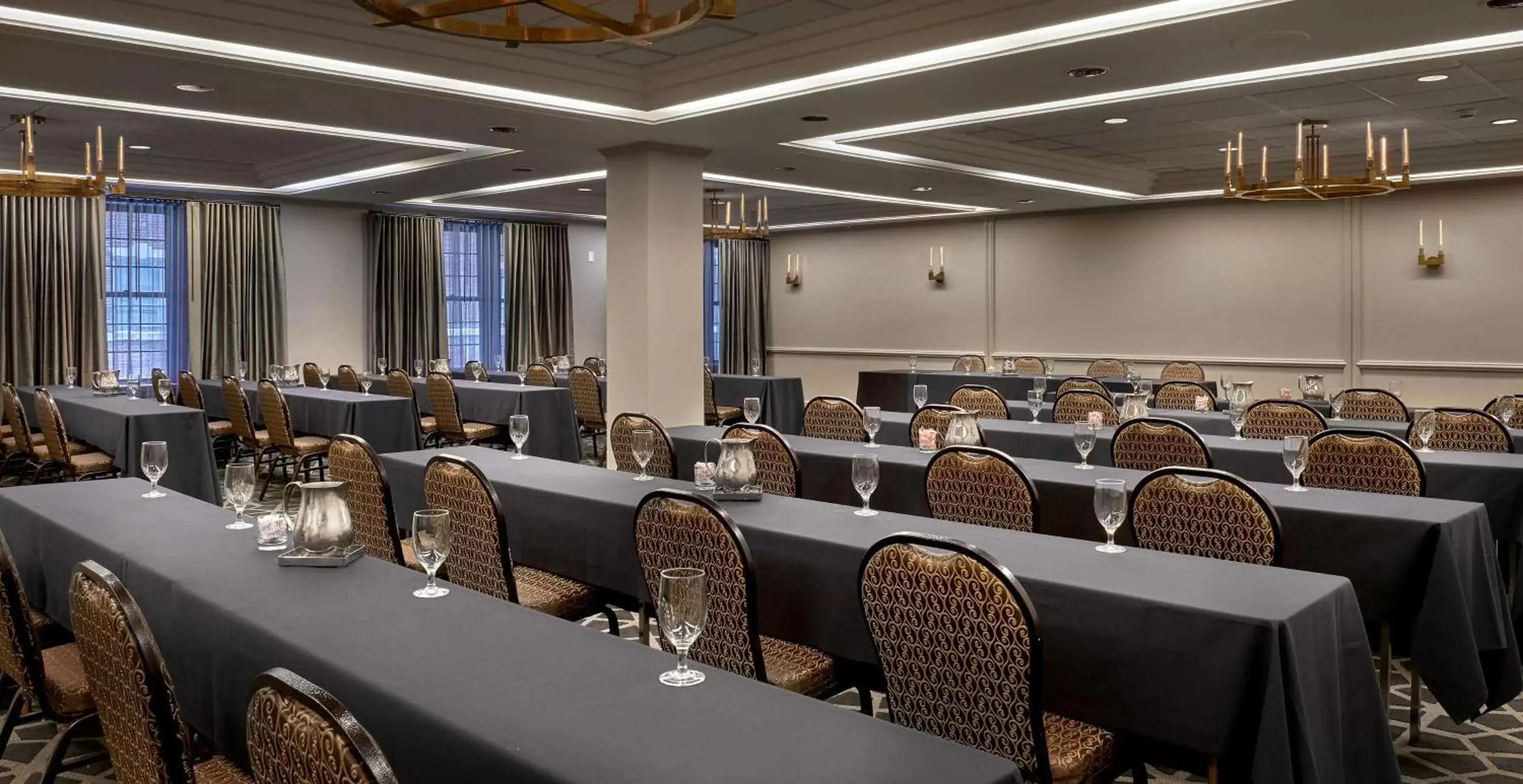 Meeting/conference room in Hotel Phillips Kansas City, Curio Collection By Hilton