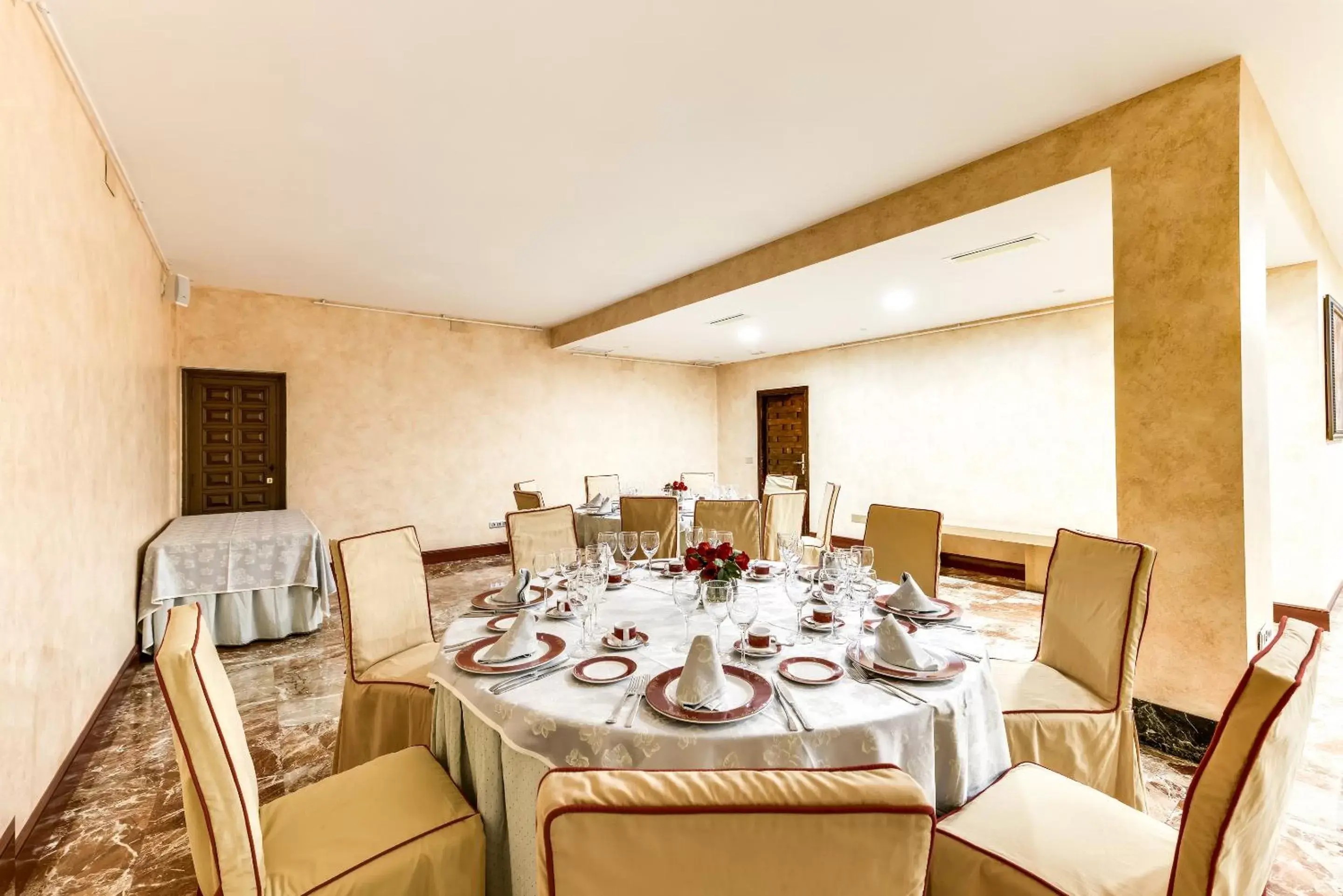 Breakfast, Restaurant/Places to Eat in Hotel Sercotel Alfonso VI