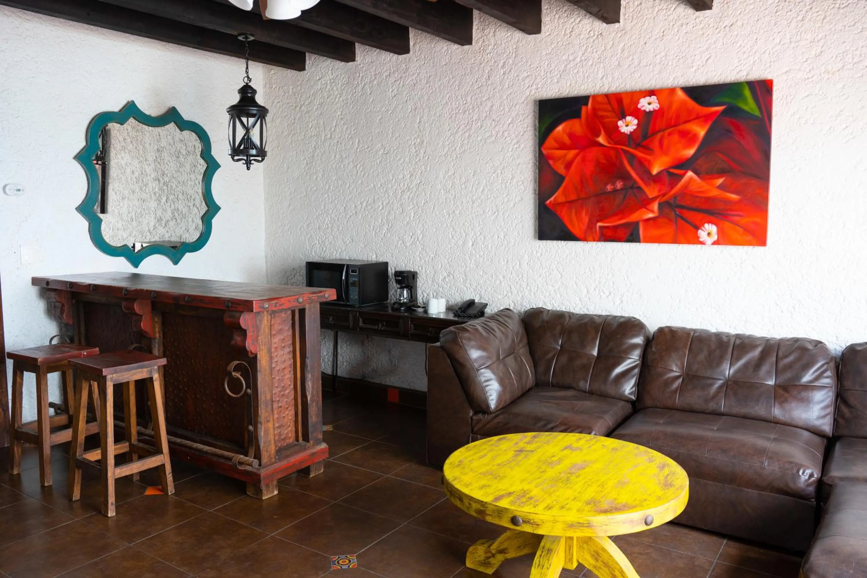 Living room in Las Rocas Resort & Spa