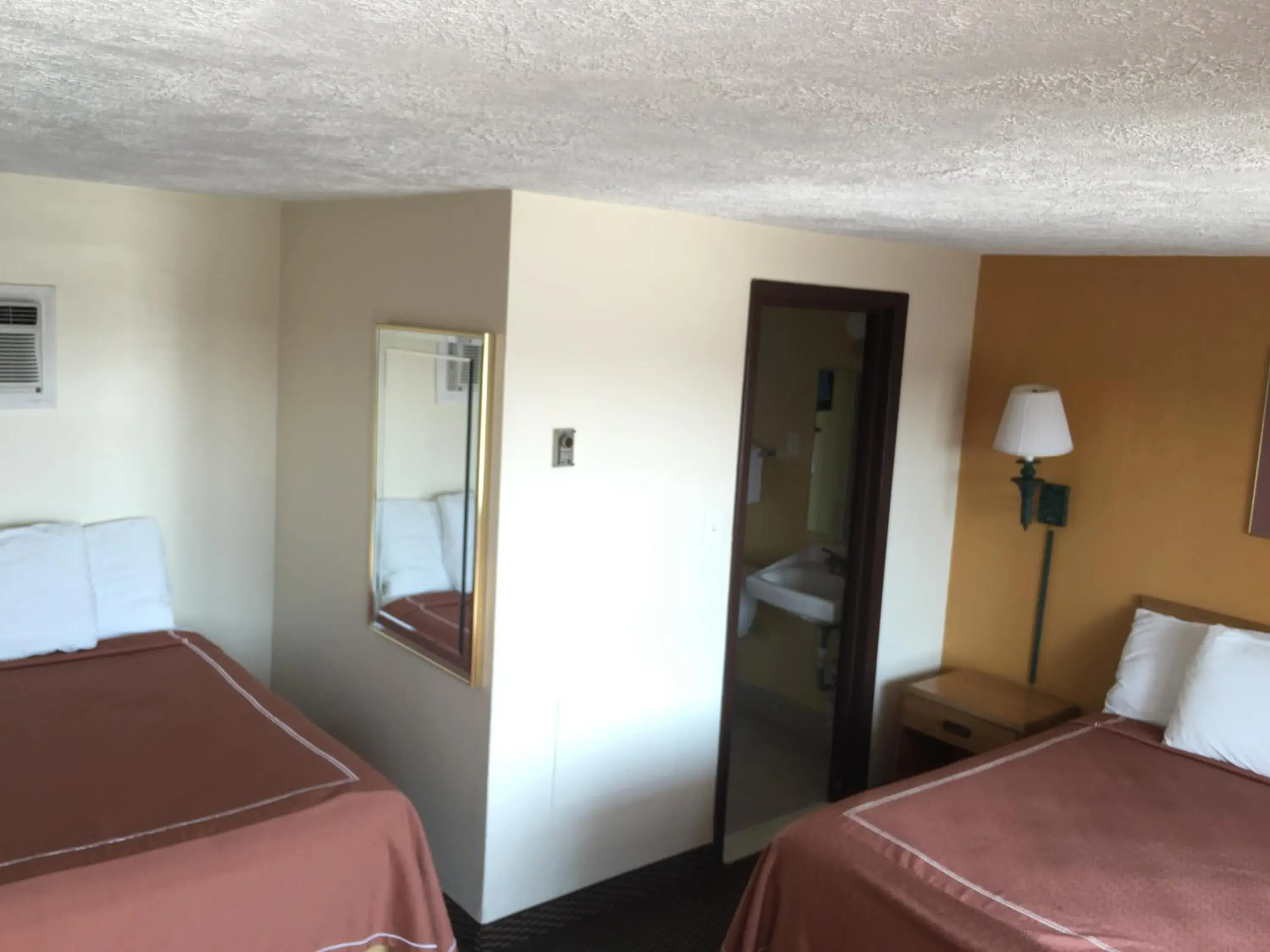 Bedroom, Bed in Caravan Motel