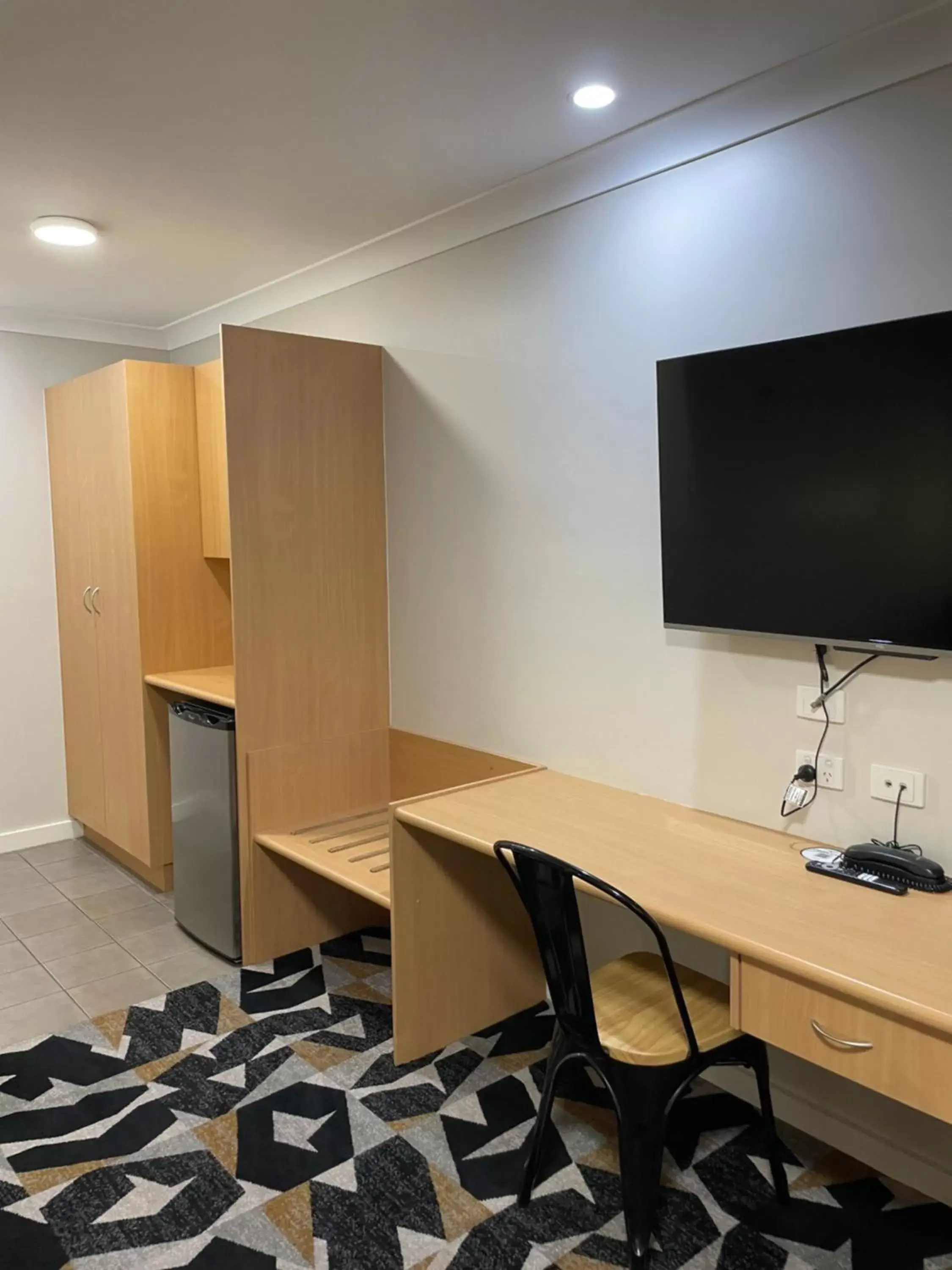 TV/Entertainment Center in Cattlemans Country Motor Inn & Serviced Apartments