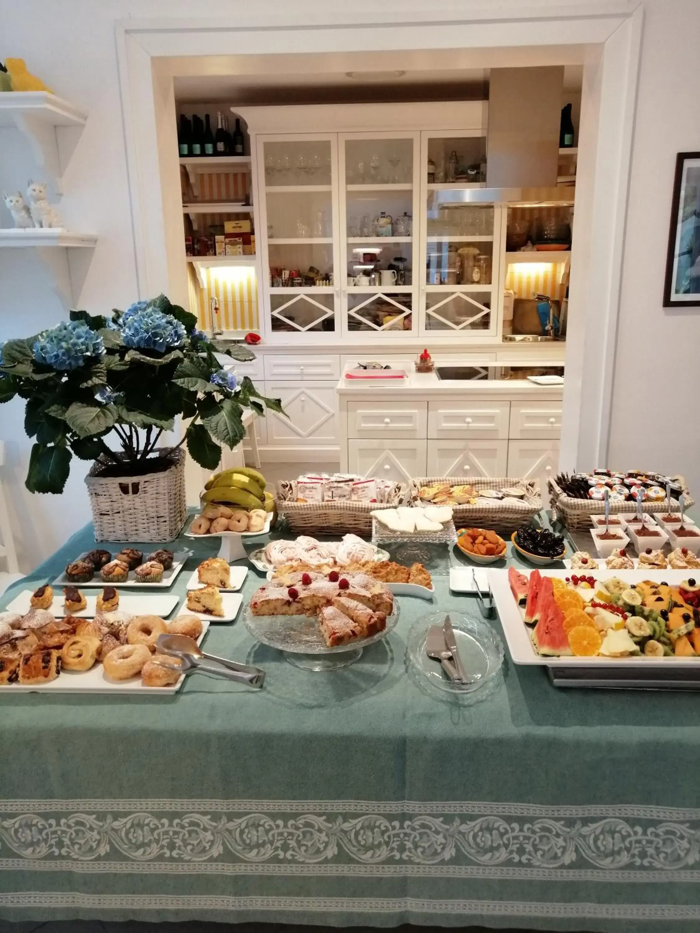 Breakfast in Palazzo Jannuzzi Relais Breakfast in Palazzo Jannuzzi Relais