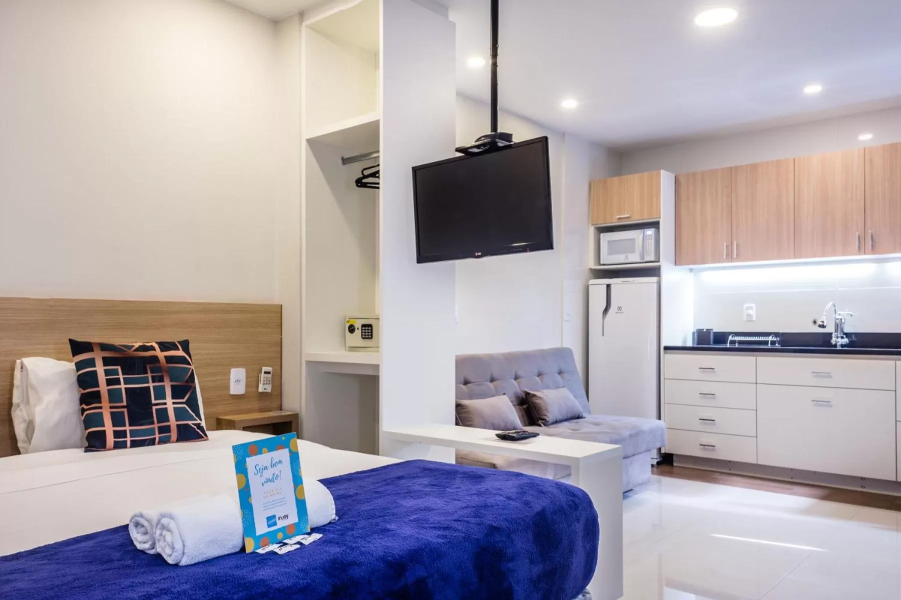 Bedroom, Bed in Injoy Suítes & Aparts