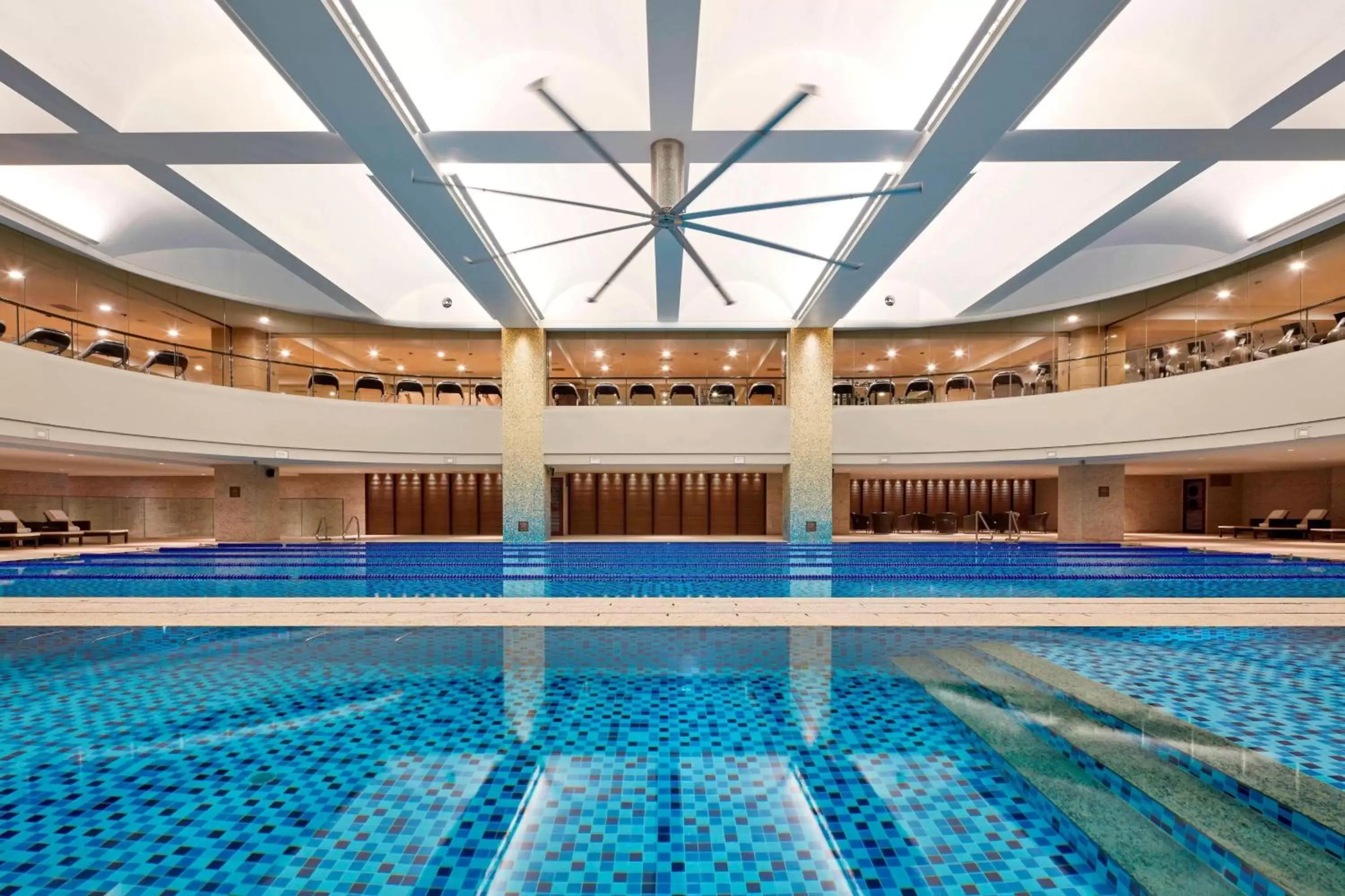 Swimming Pool in JW Marriott Hotel Seoul