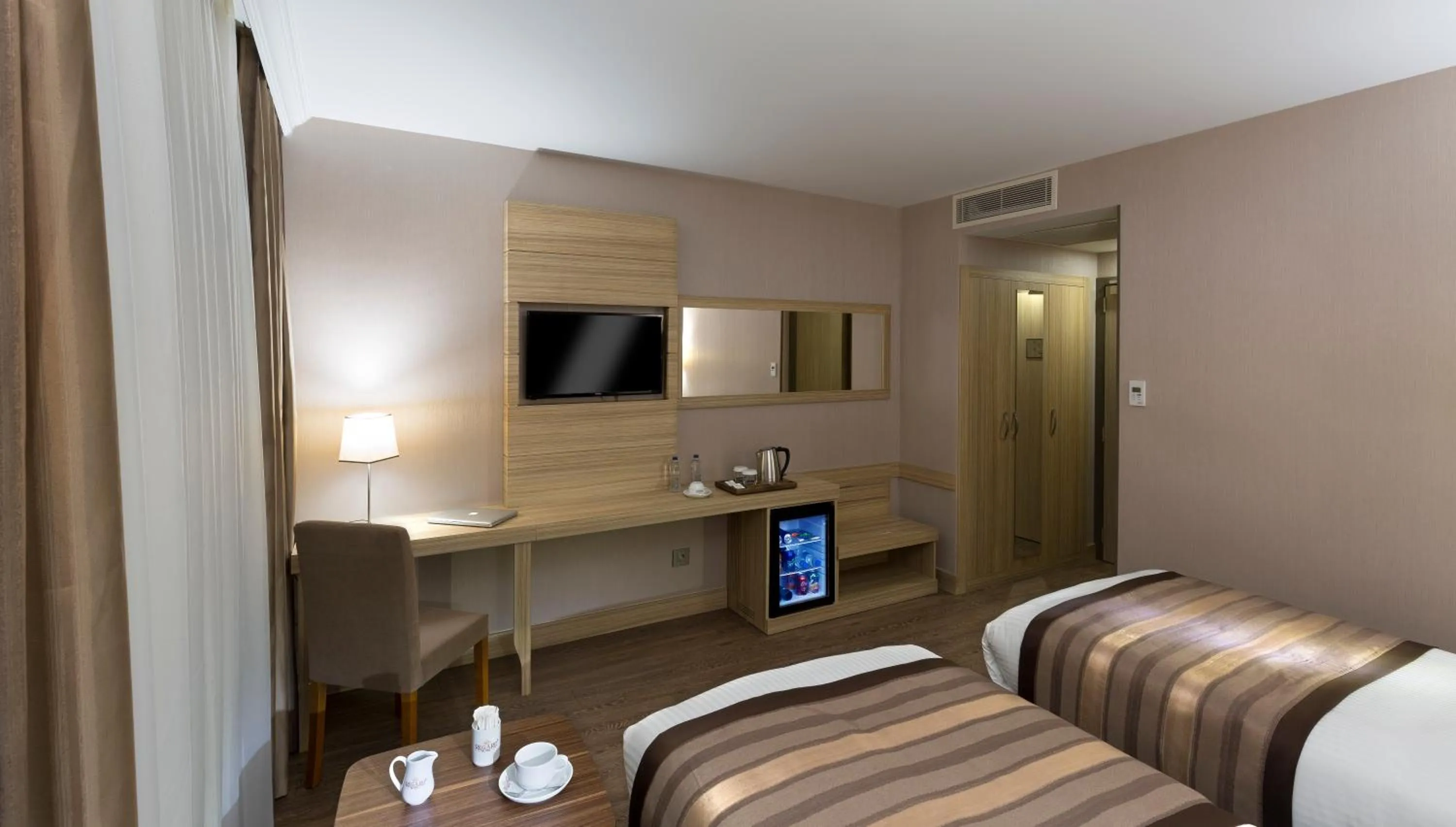 Photo of the whole room, Bed in Regard Hotel