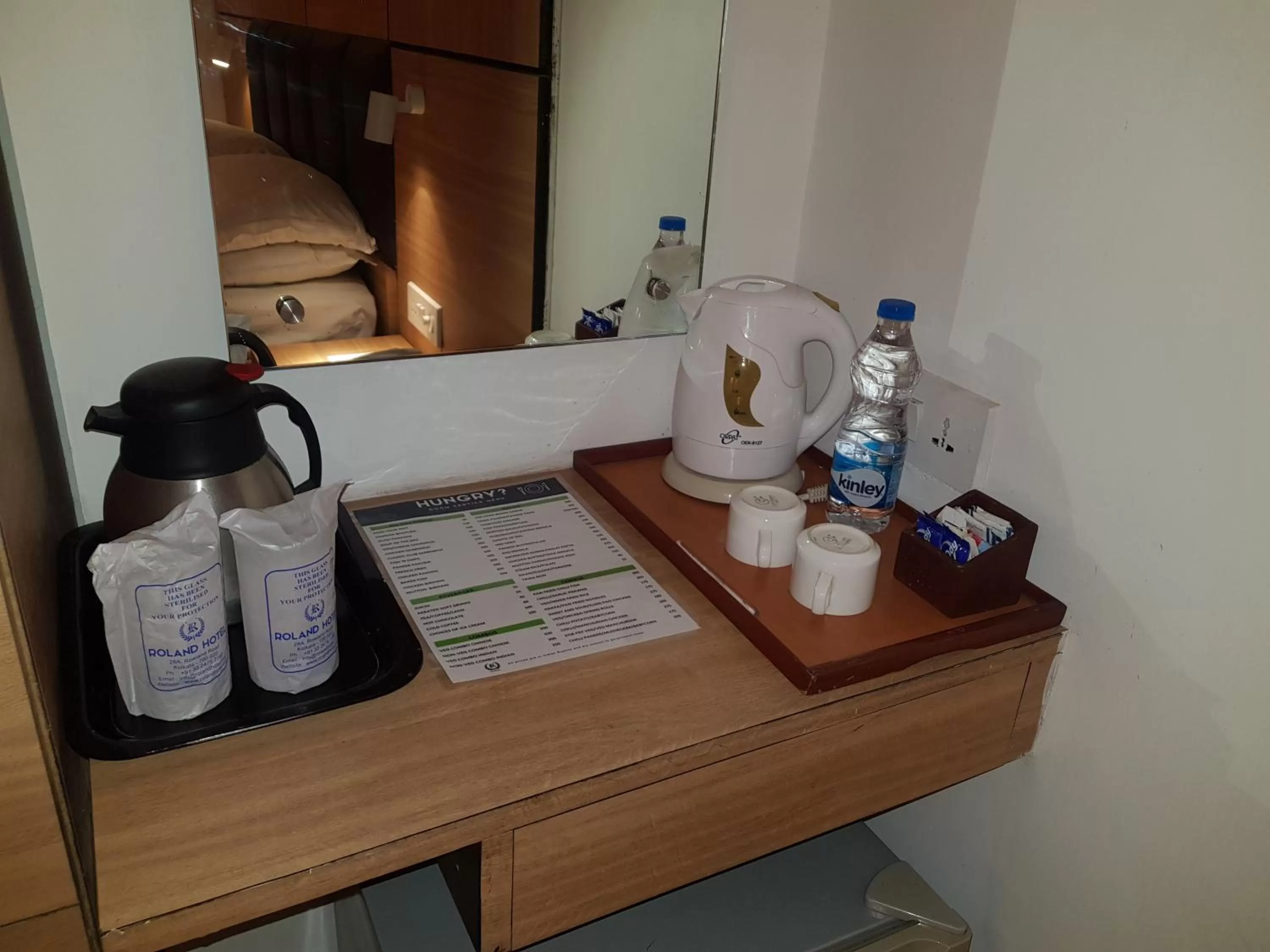 Coffee/tea facilities in Roland Hotel