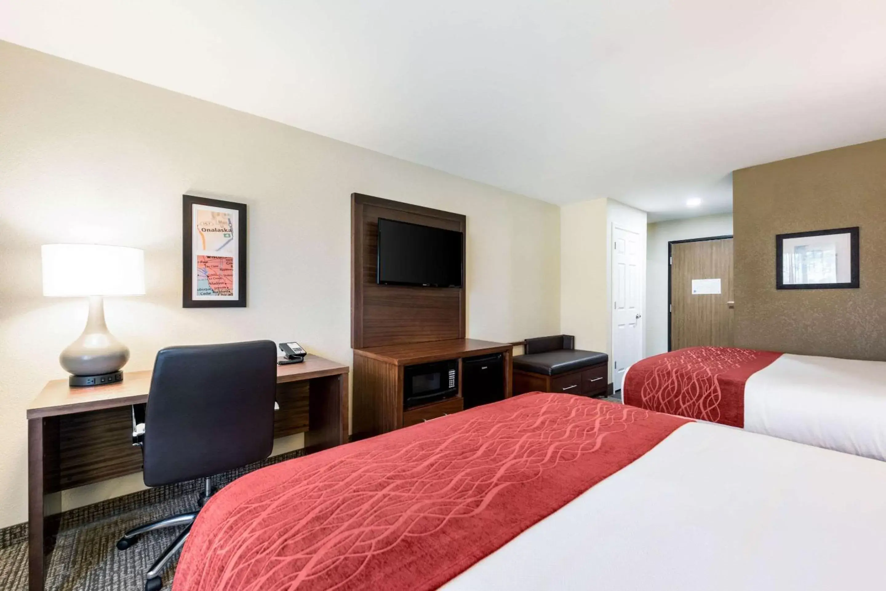 Photo of the whole room, Bed in Comfort Inn Onalaska - La Crosse Area